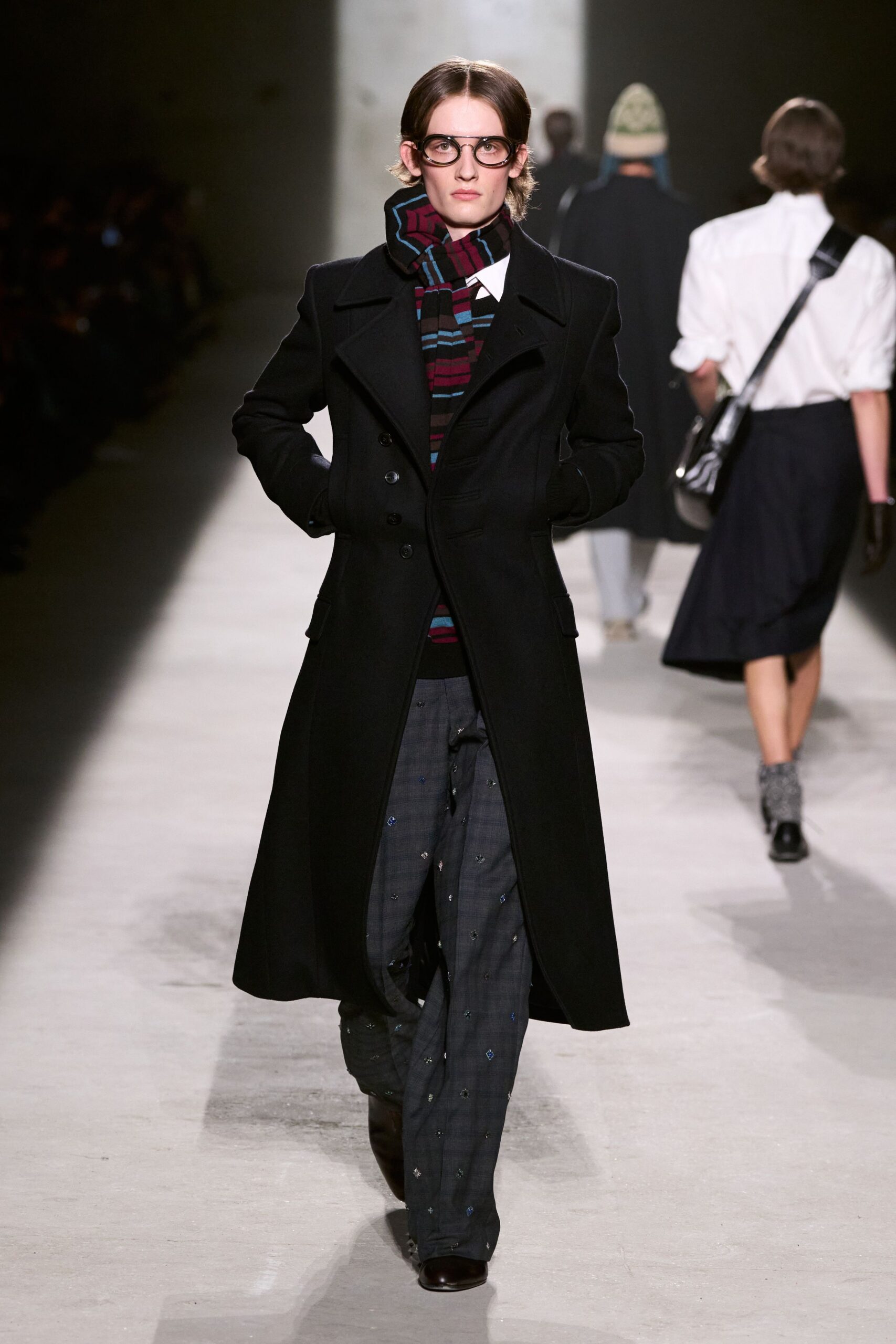 black wool long-sleeve collared fitted buttoned maxi coat
