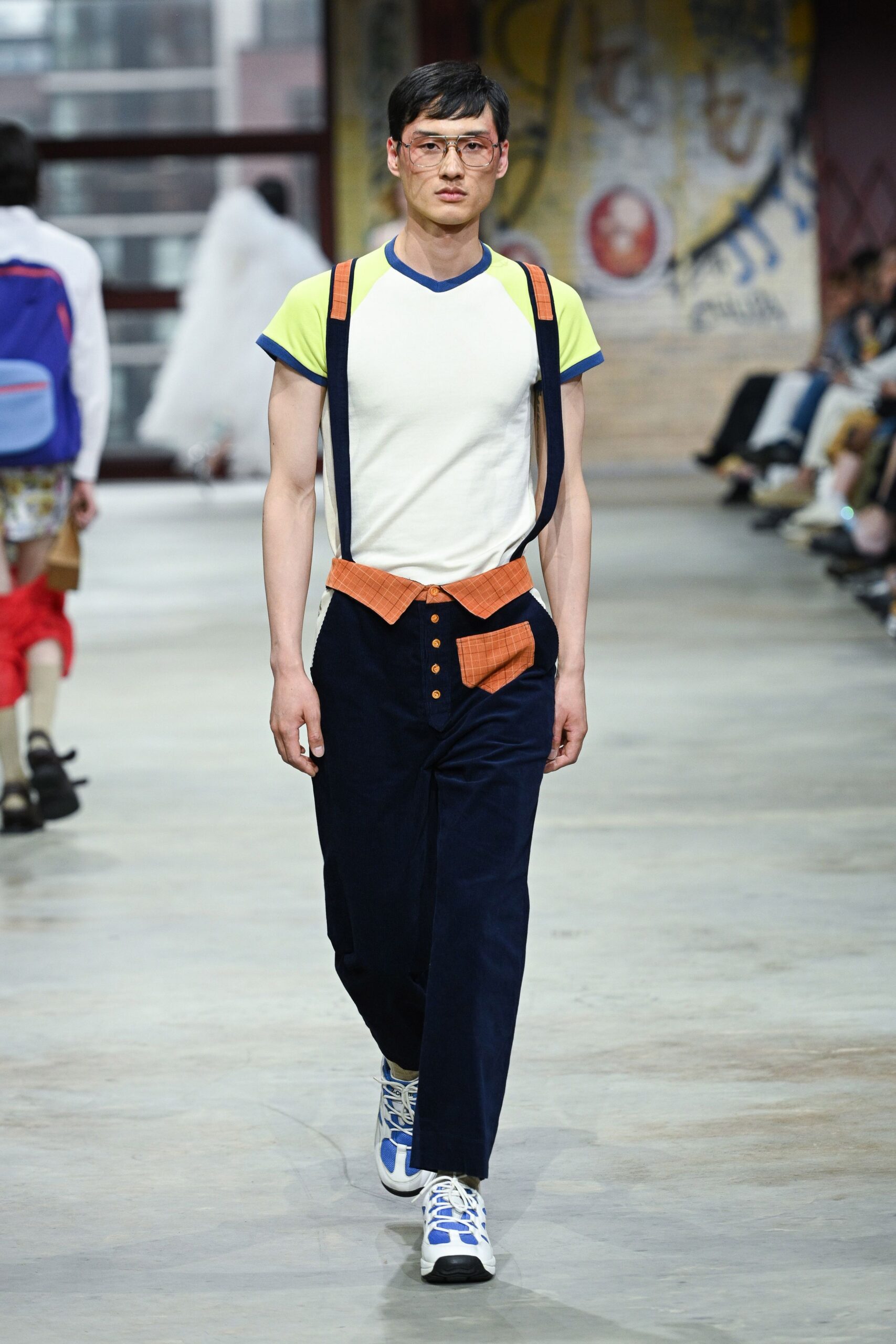 blue fitted high-waisted buttoned pants
