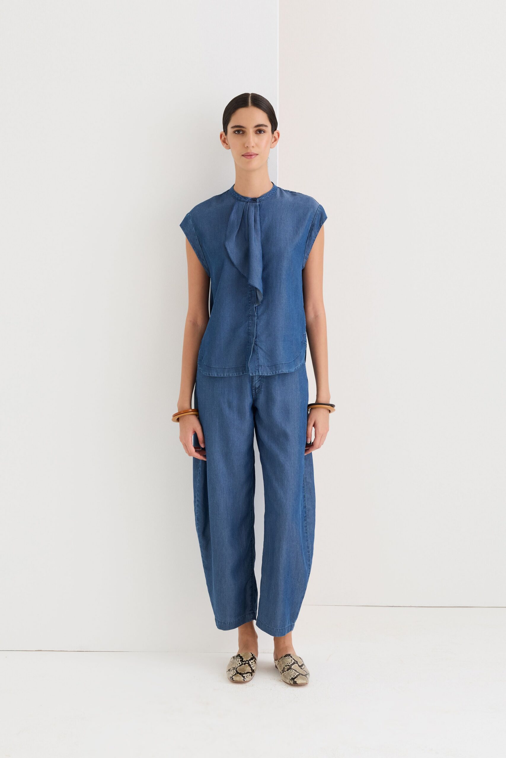 blue cotton sleeveless collared relaxed draped top