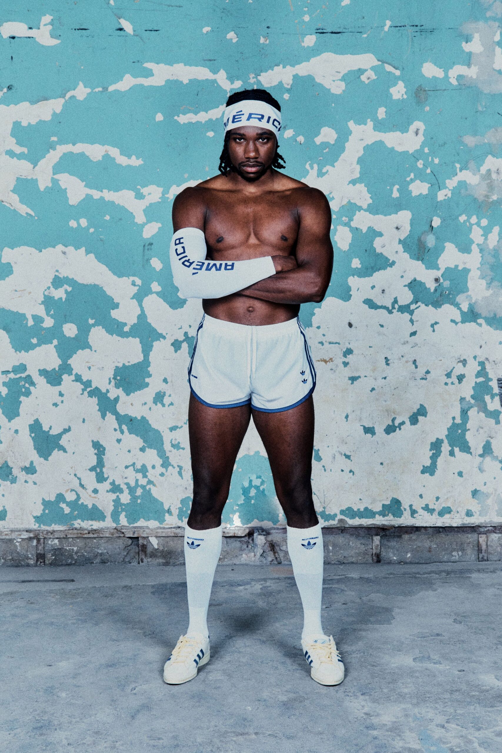 white cotton fitted zippered short shorts