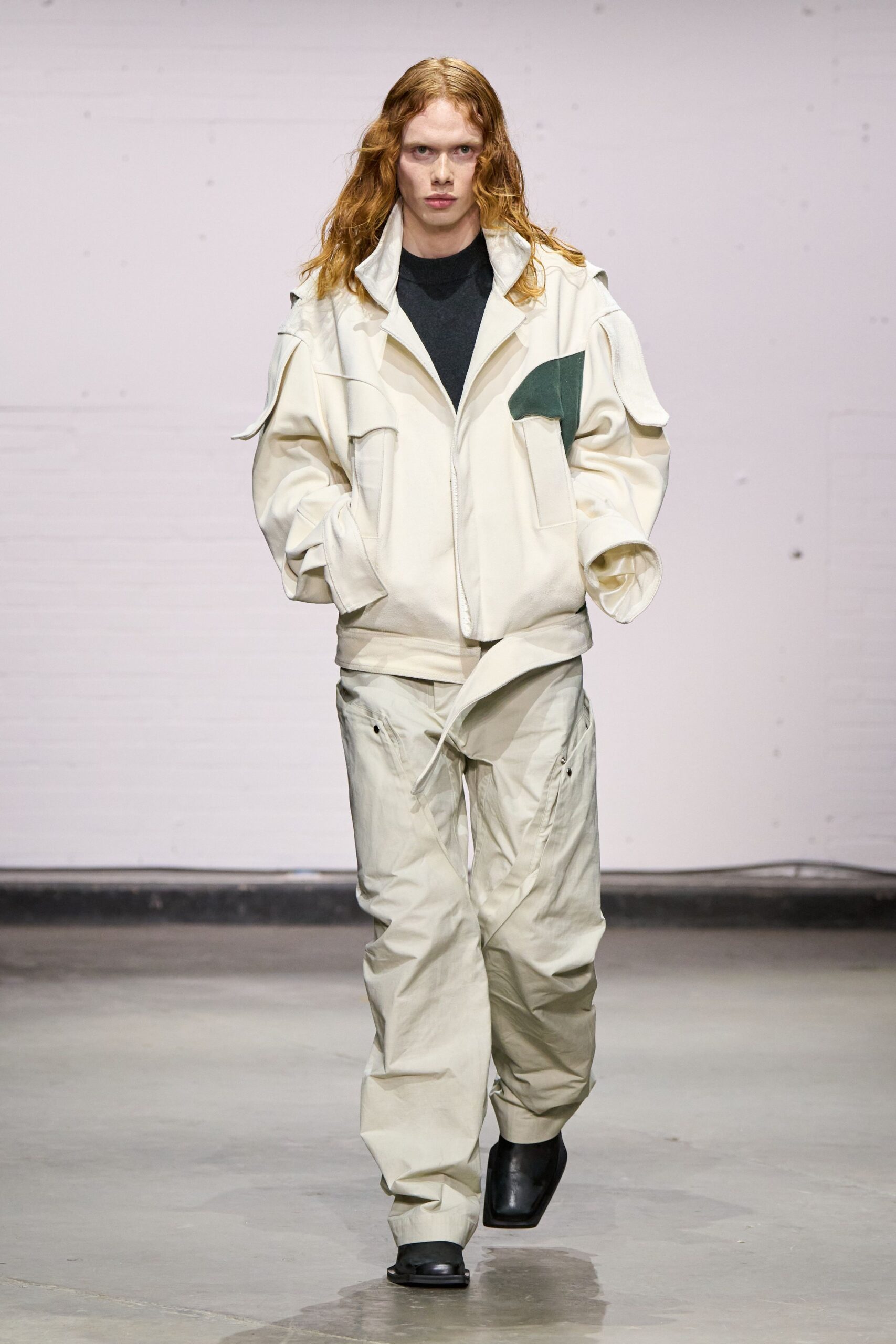 white cotton long-sleeve collared relaxed zippered pockets jacket
