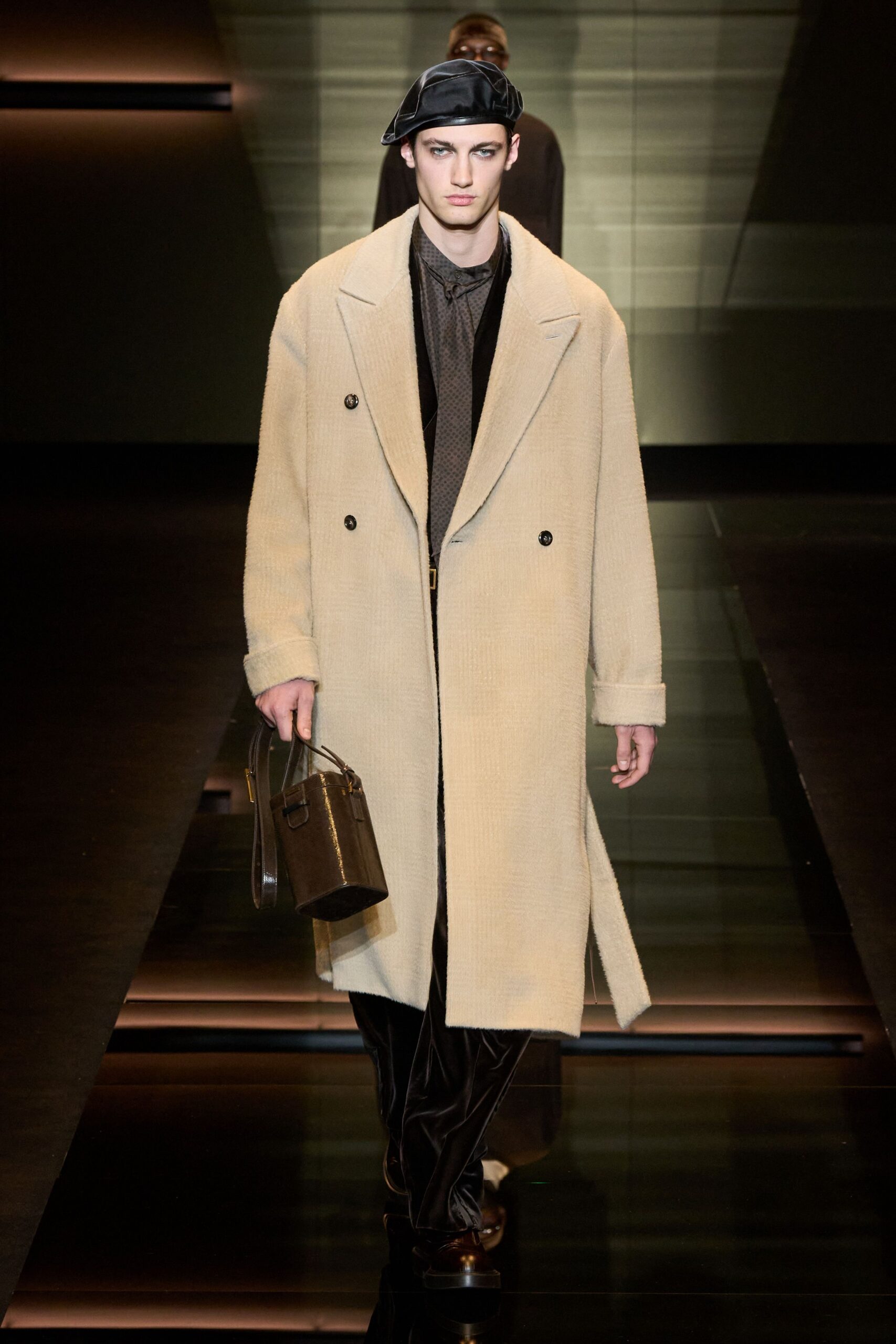 beige wool long-sleeve collared oversized buttoned coat