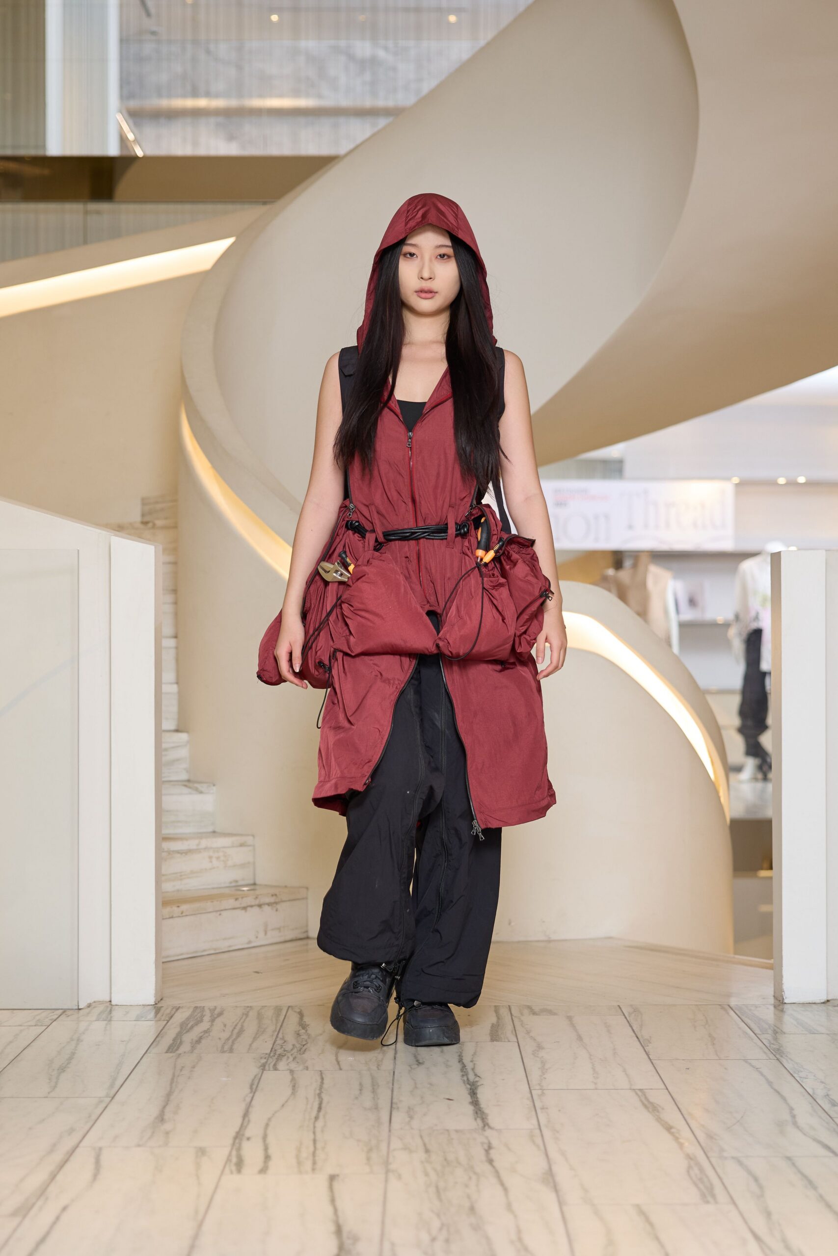 red cotton sleeveless hooded relaxed zippered pockets jacket