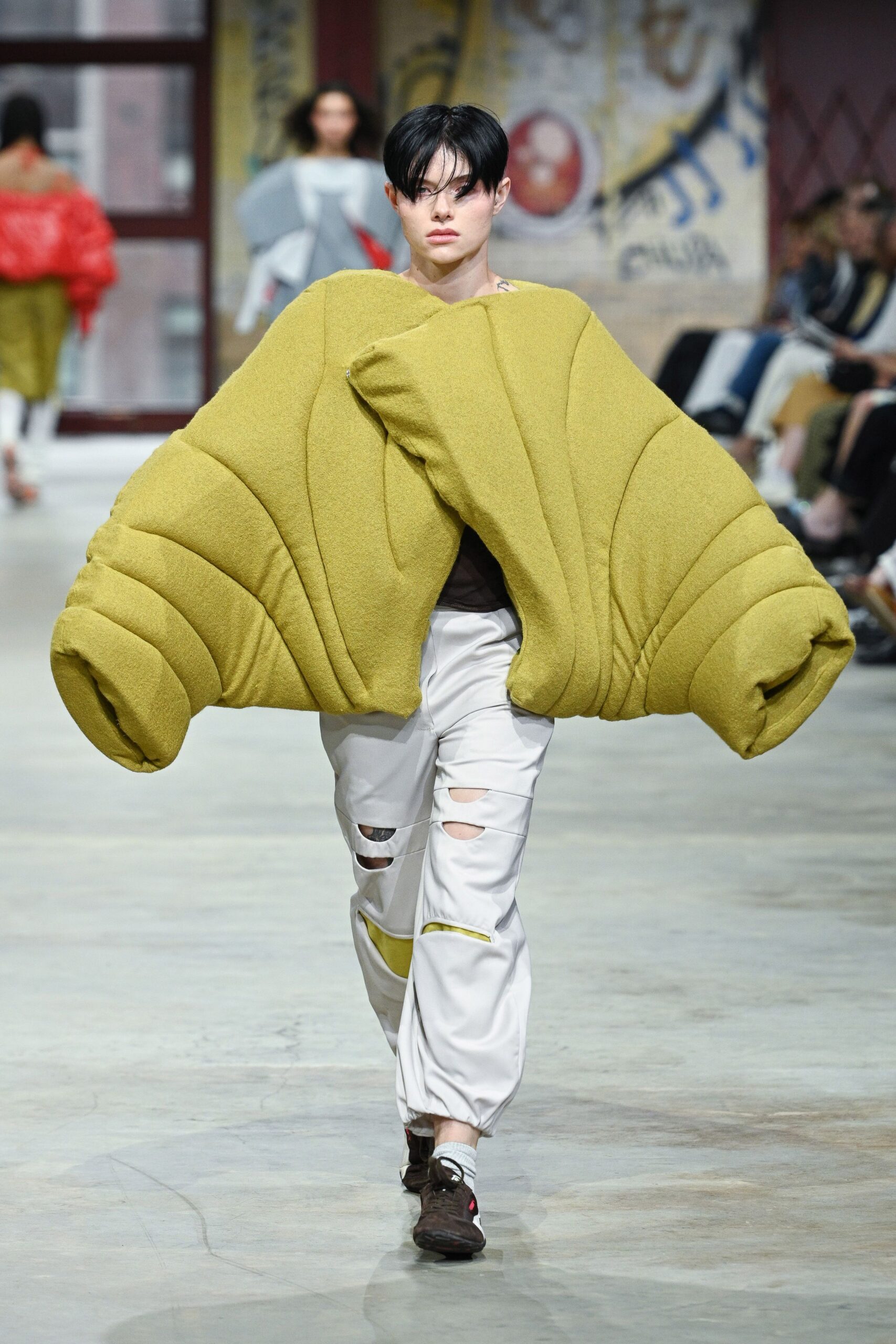green wool long-sleeve collared oversized padded jacket