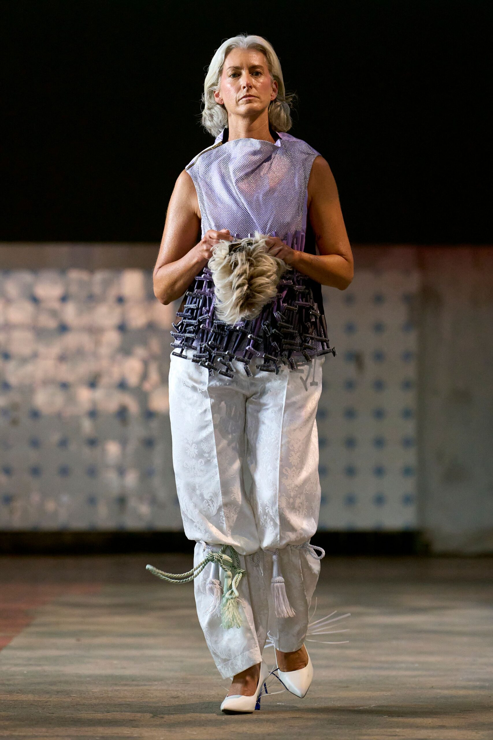 white cotton relaxed zippered pants