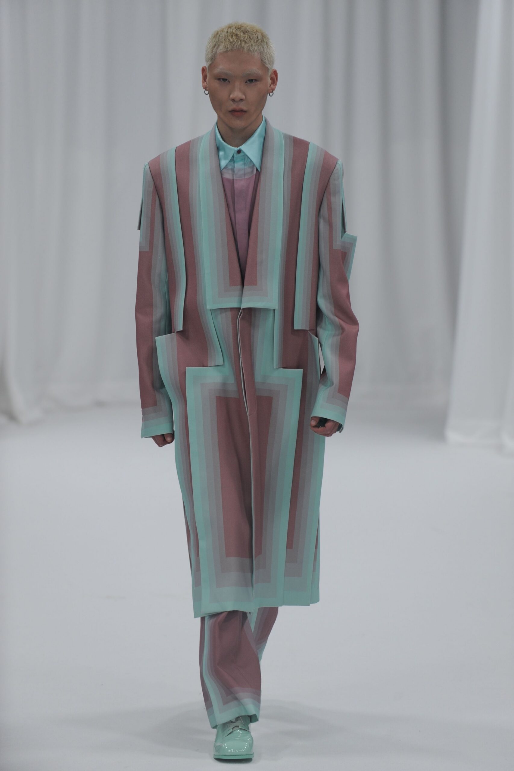 pink cotton long-sleeve collared relaxed color-blocked coat