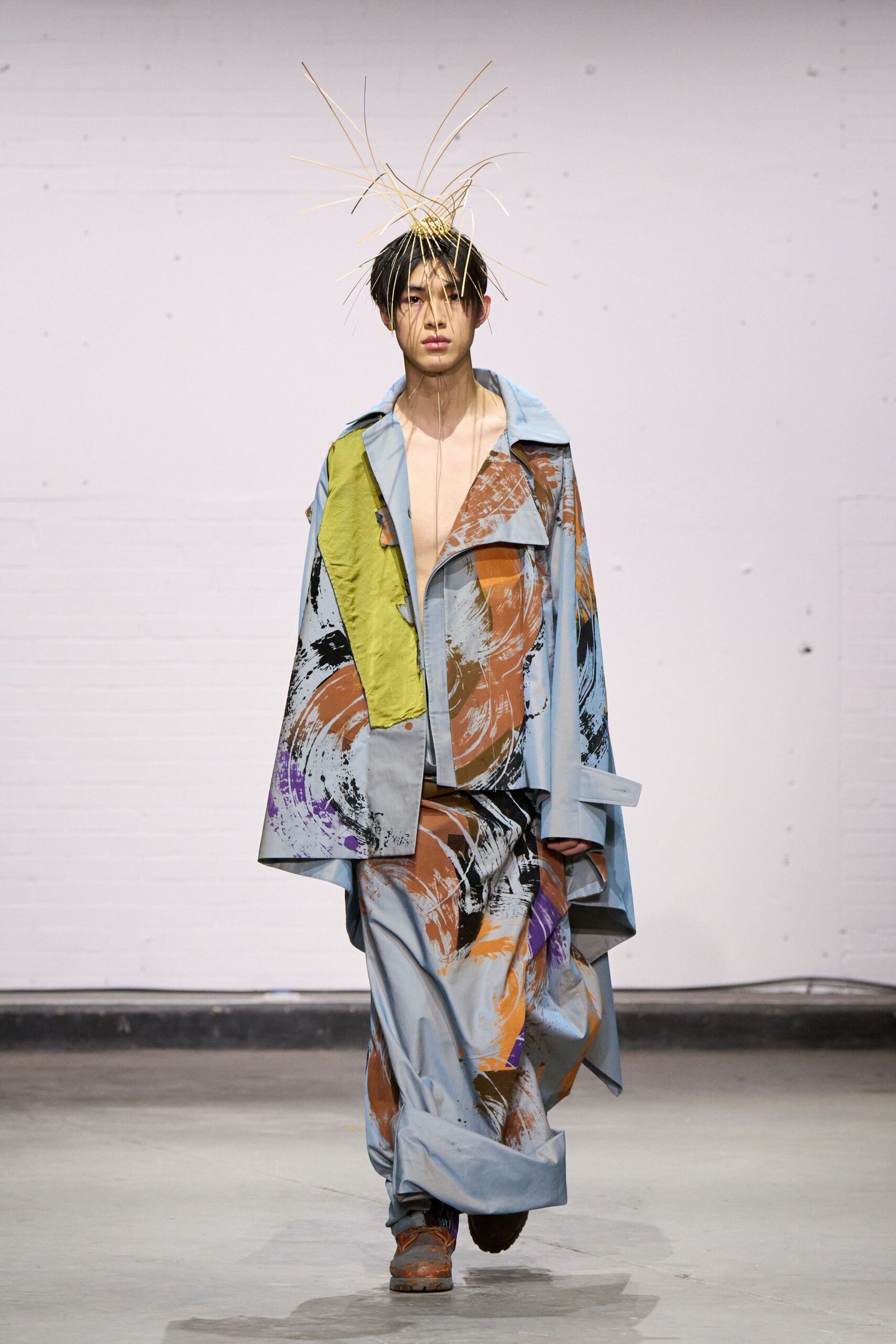 blue cotton long-sleeve collared relaxed printed coat