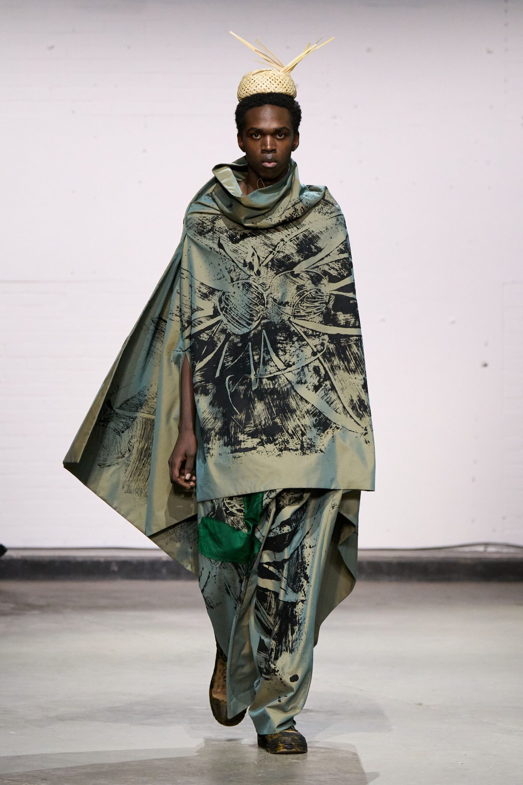 green cotton relaxed printed pants
