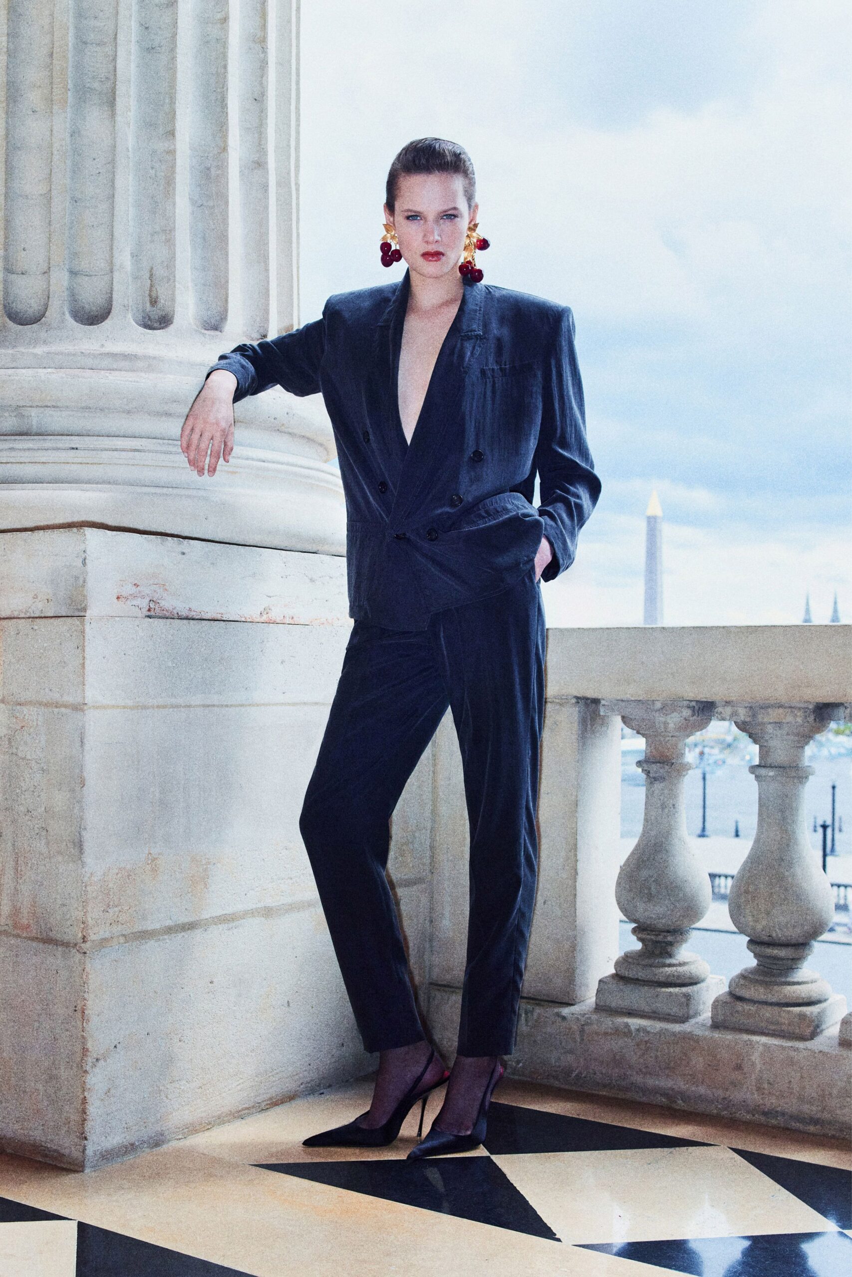 black silk long-sleeve v-neck tailored blazer