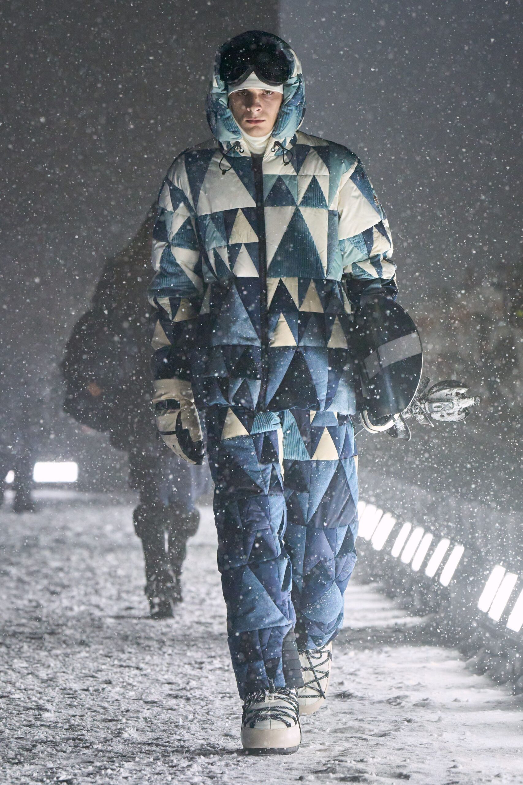 blue long-sleeve hooded relaxed printed jacket