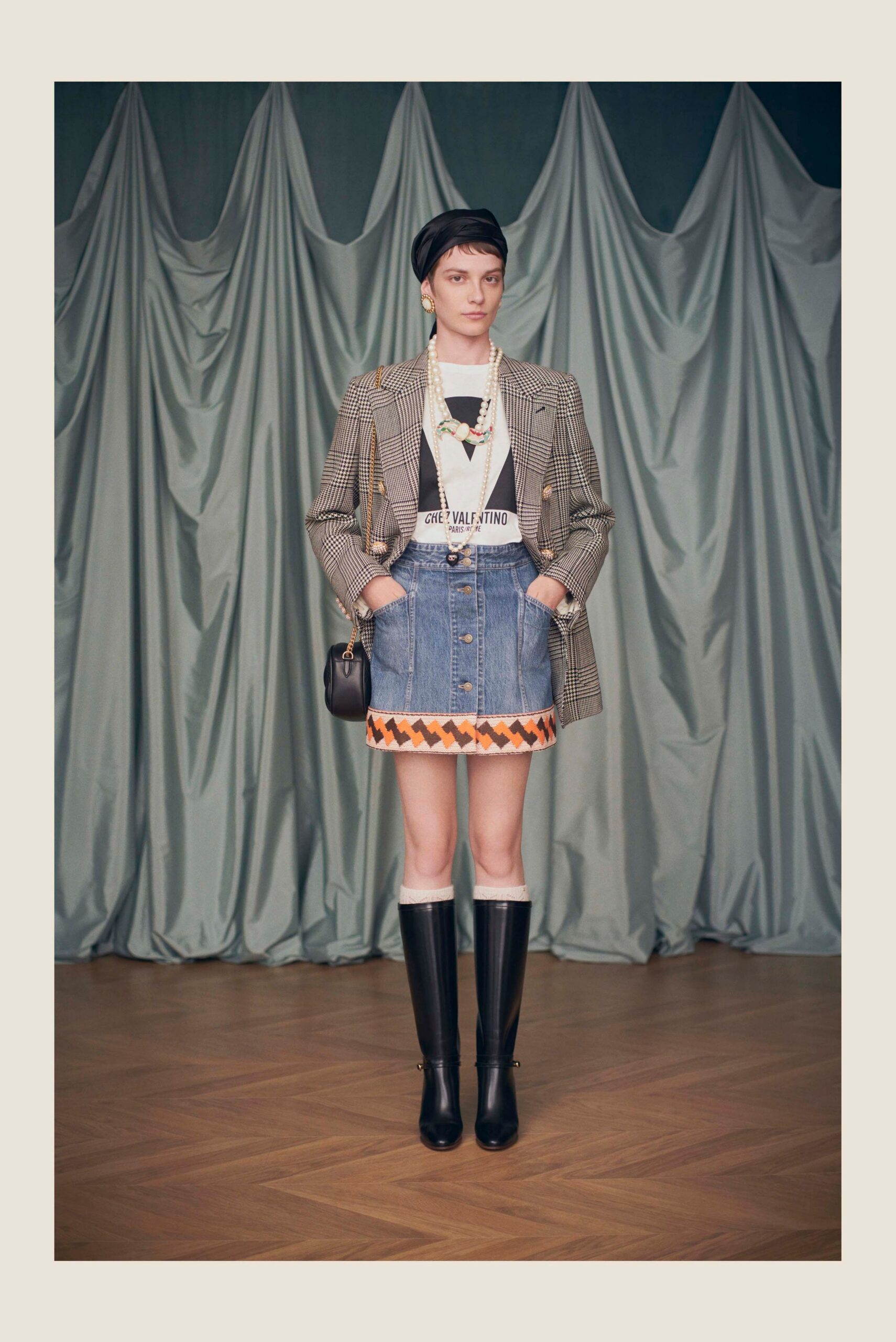 blue denim fitted buttoned mini skirt