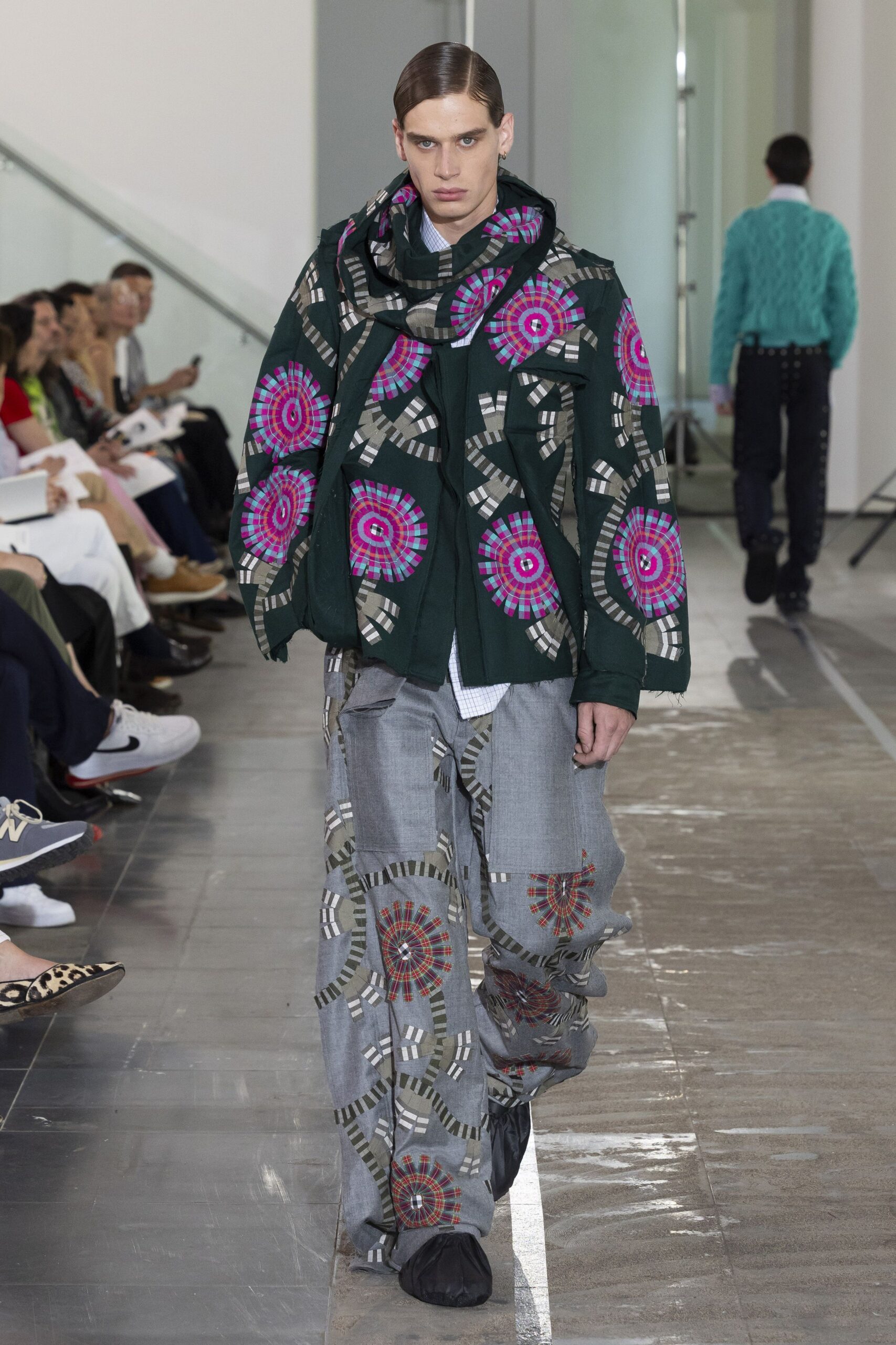 green cotton long-sleeve relaxed embroidered jacket