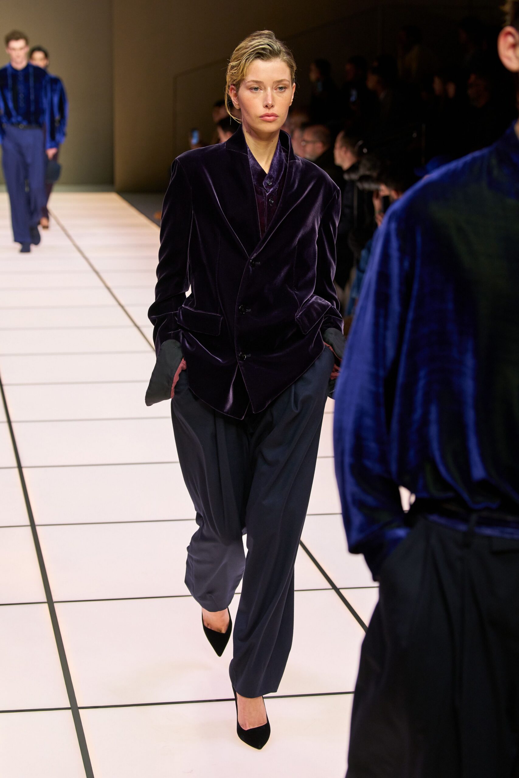 purple velvet long-sleeve collared tailored buttoned blazer