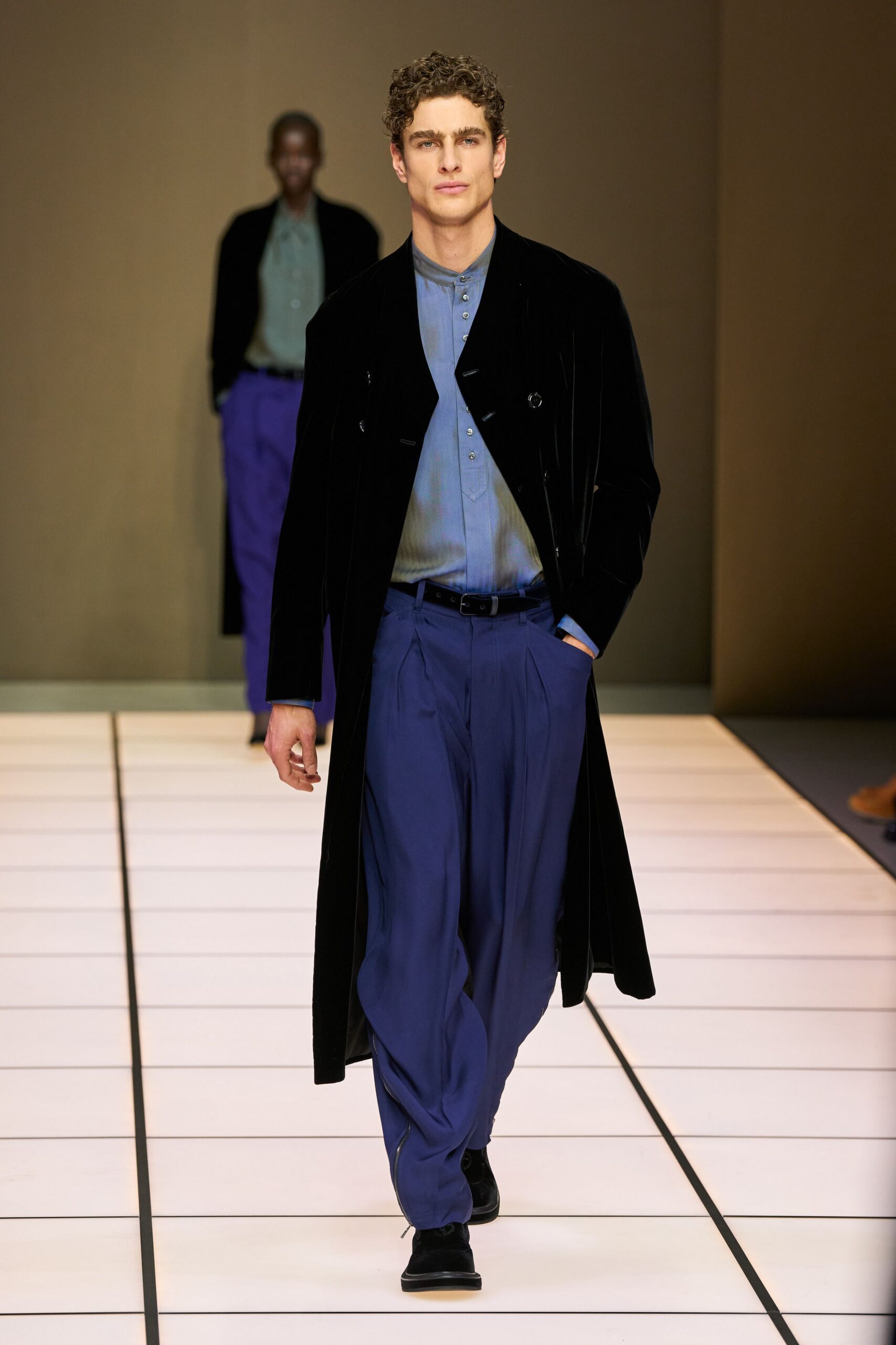 black velvet long-sleeve collared tailored buttoned coat