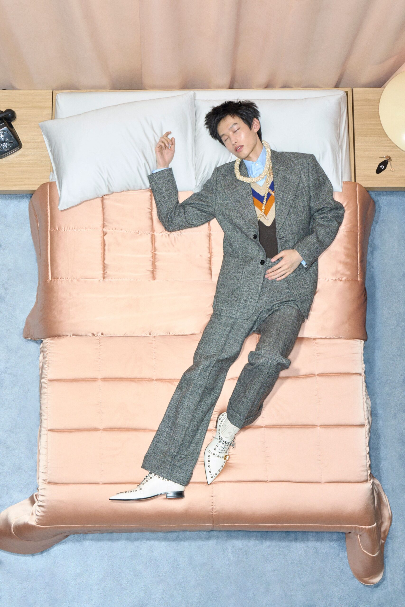 gray wool long-sleeve collared tailored checked suit