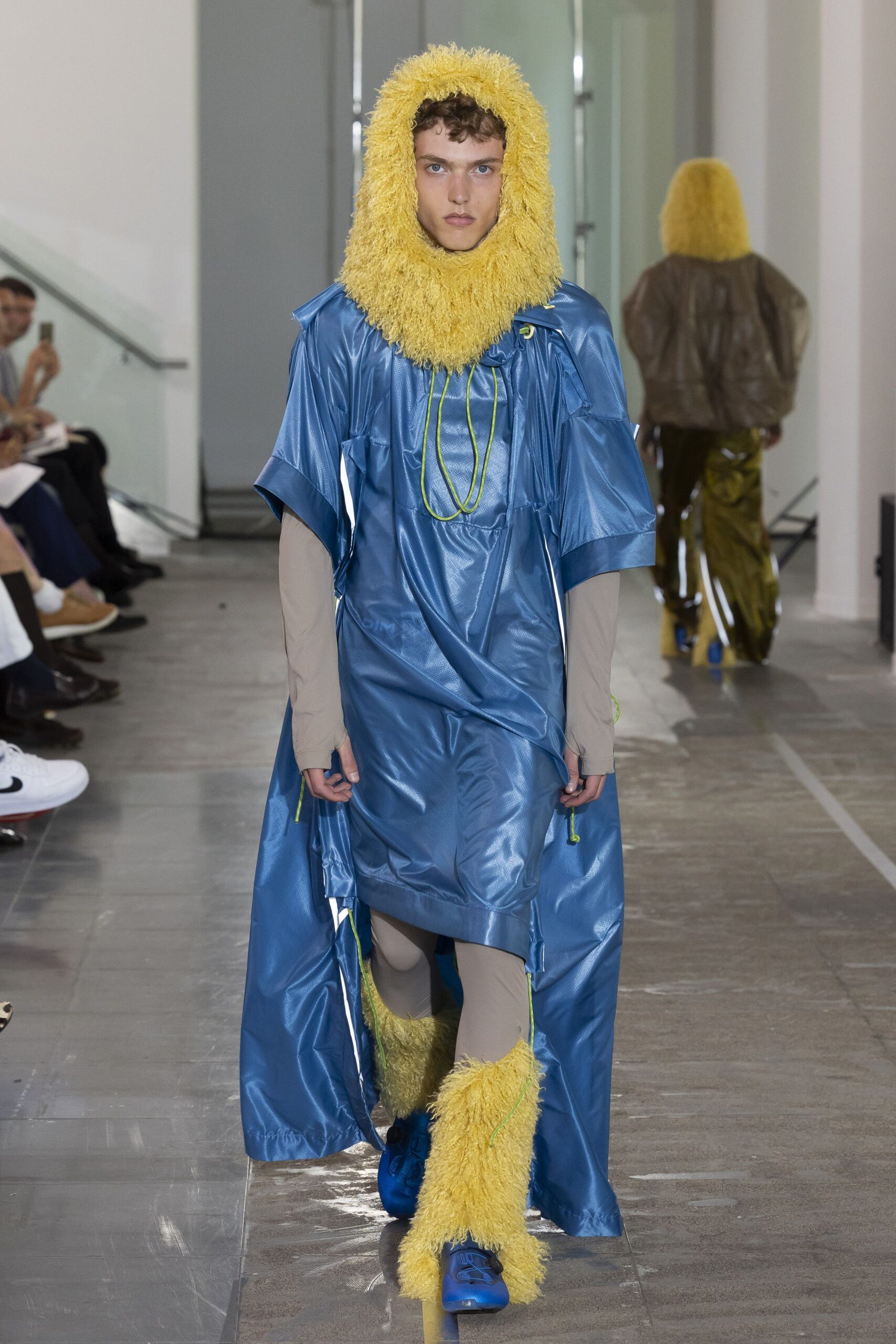 blue silk sleeveless collared relaxed draped shiny coat