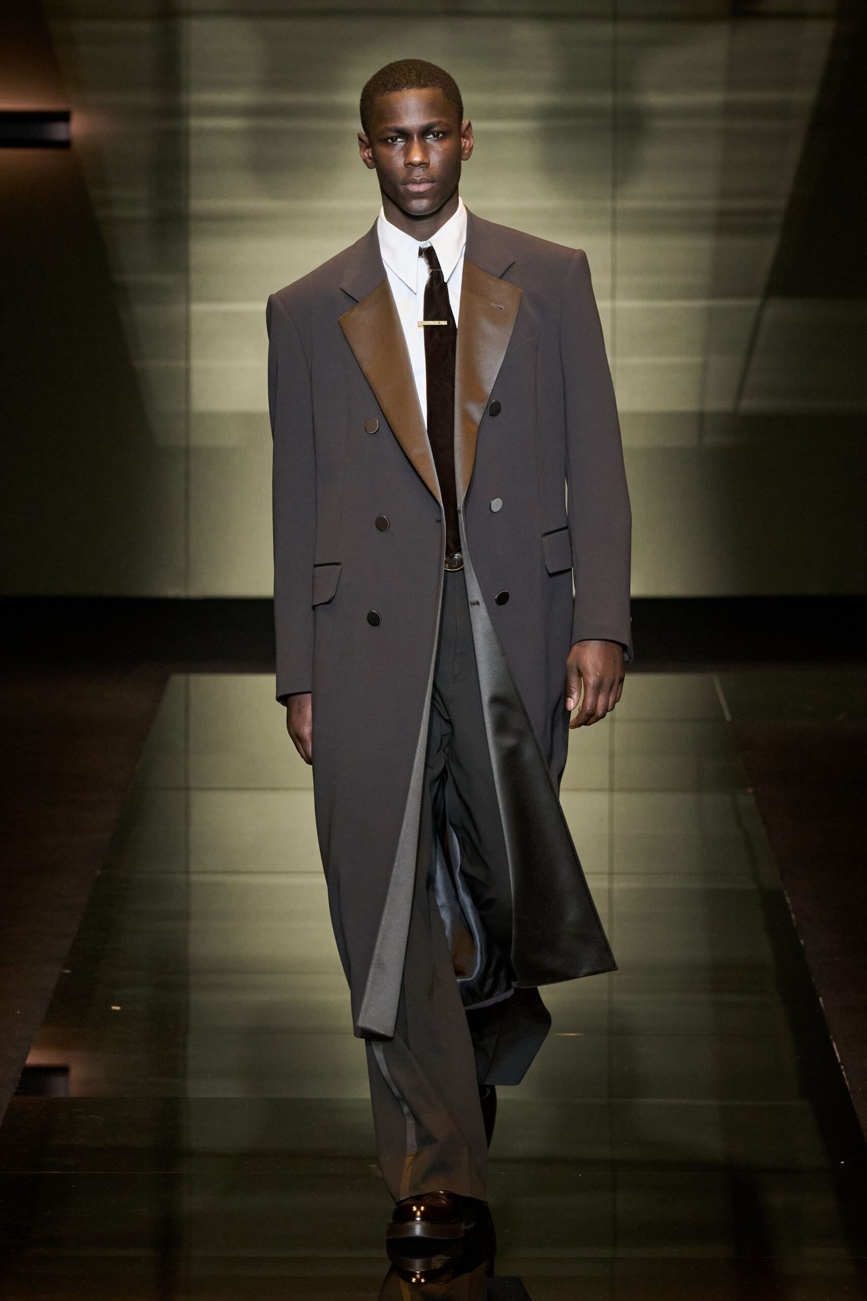 black wool long-sleeve collared tailored buttoned coat