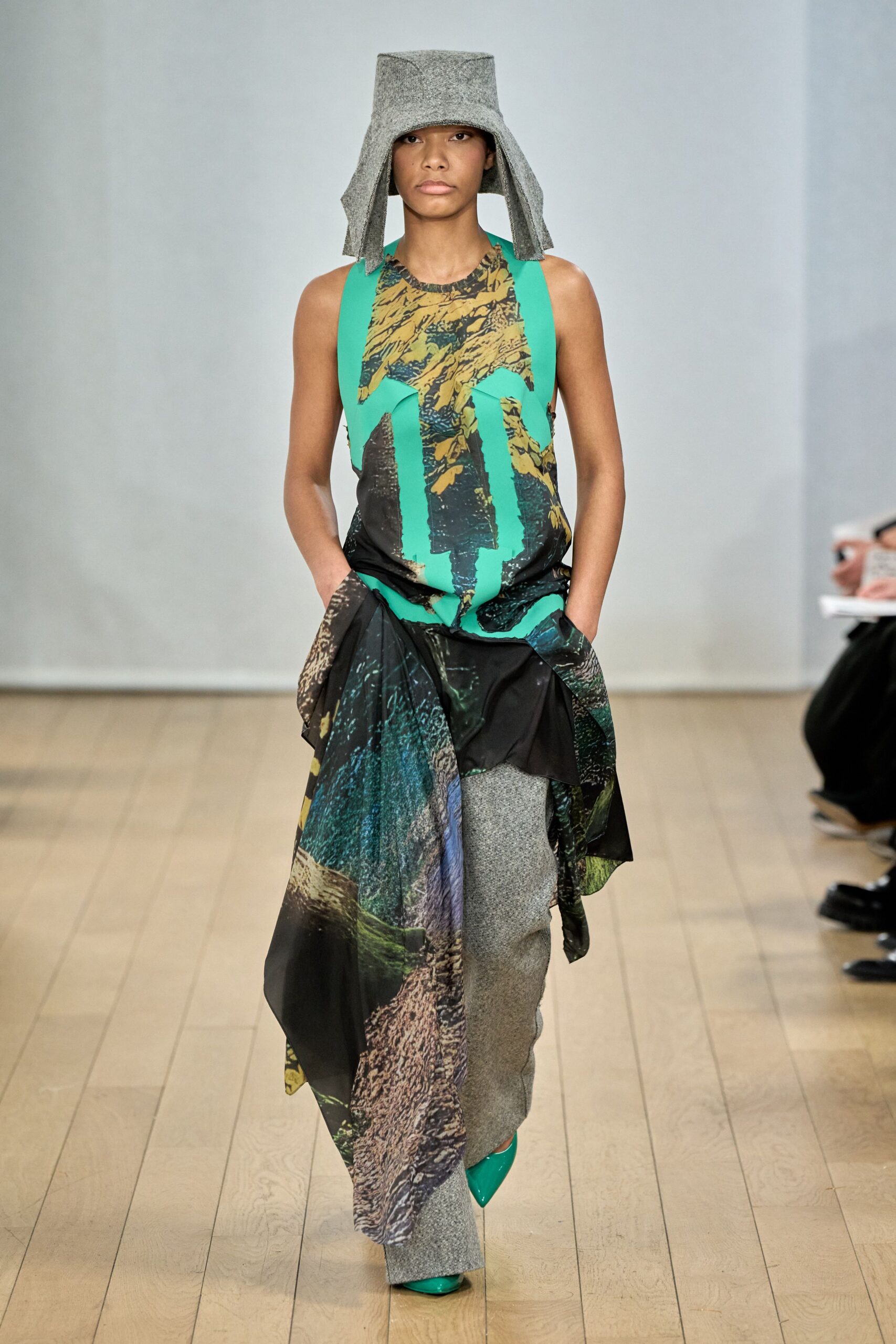green printed midi dress with gray hat