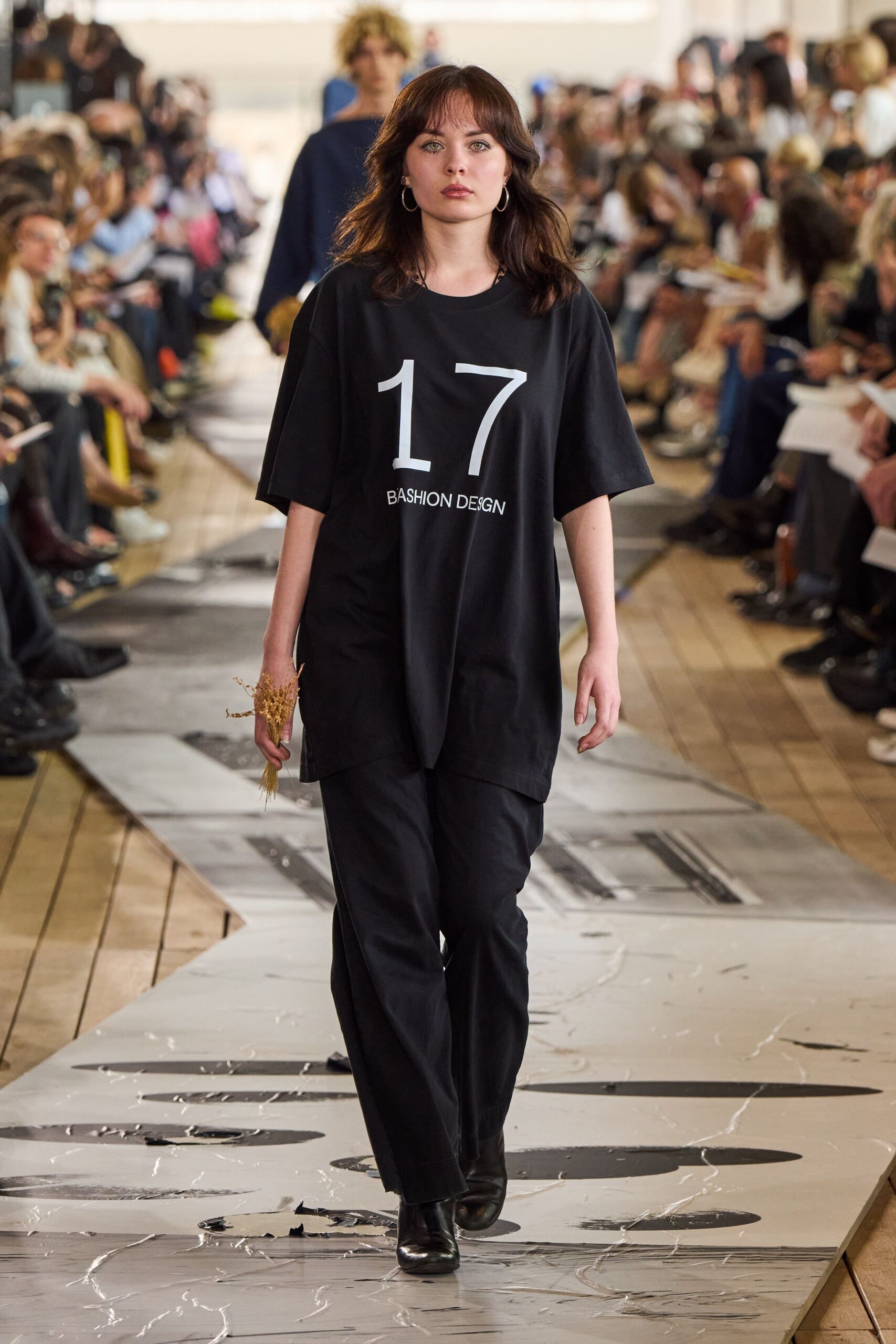 black cotton short-sleeve collared relaxed printed t-shirt