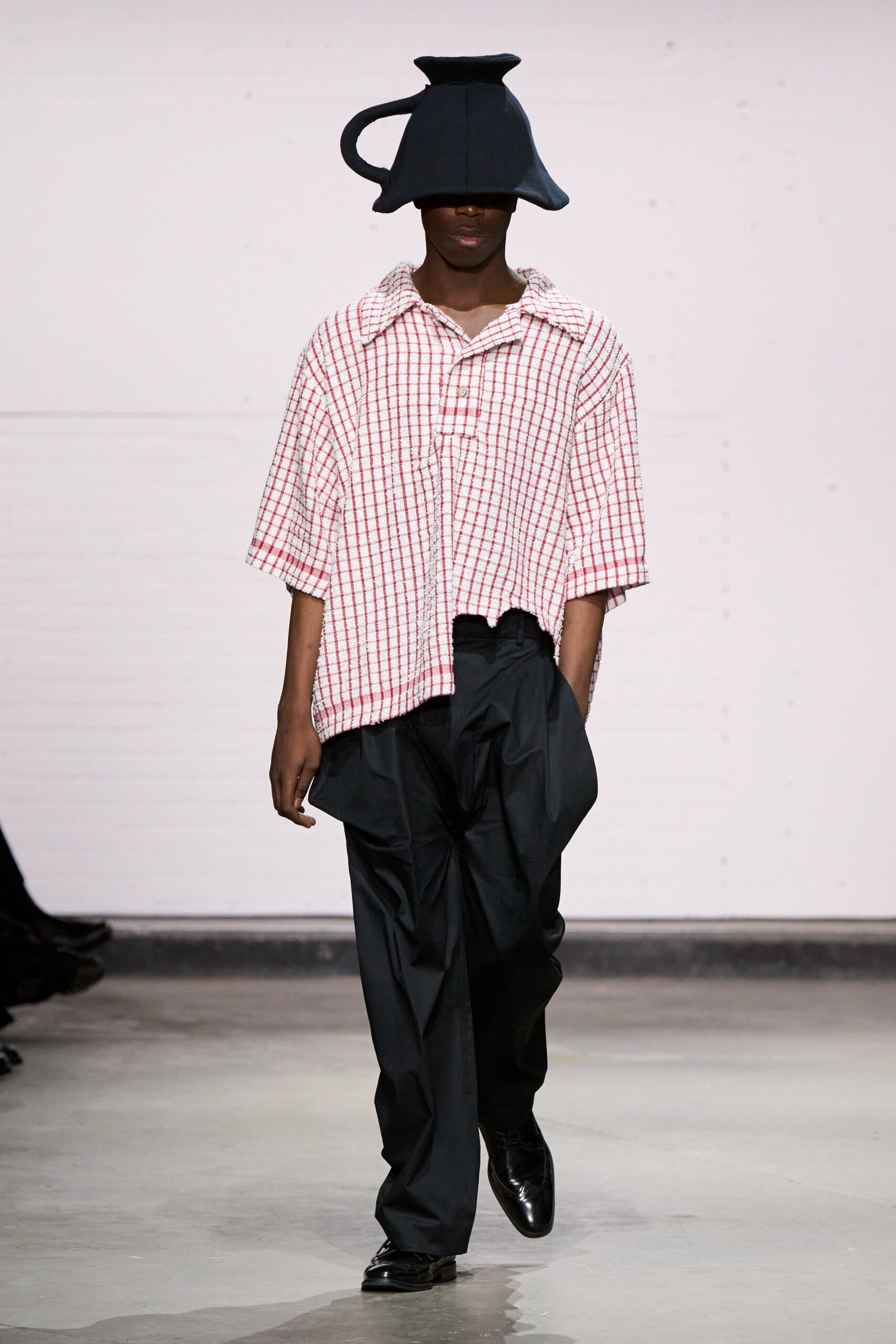 red cotton short-sleeve collared relaxed checked shirt