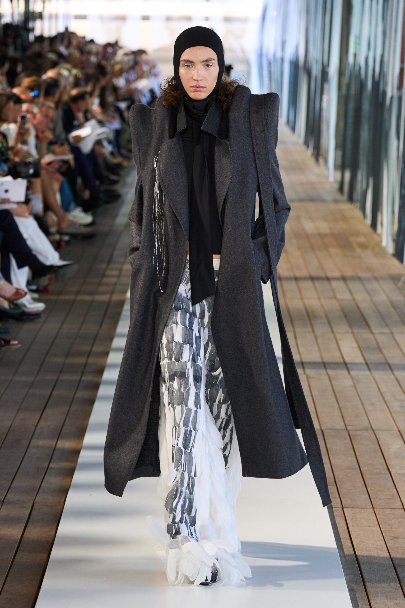 gray wool long-sleeve collared structured zippered coat