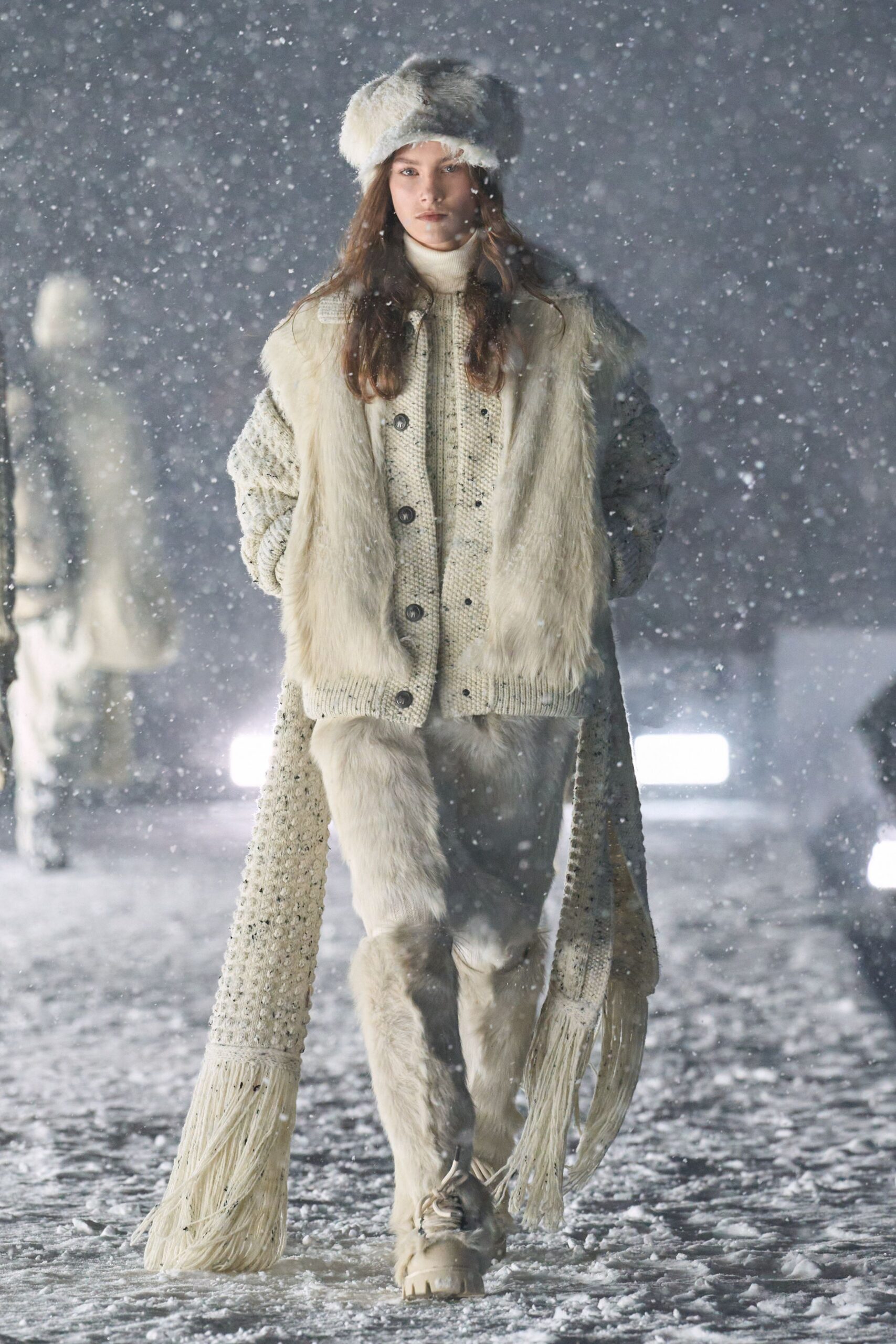 white fur fitted pants