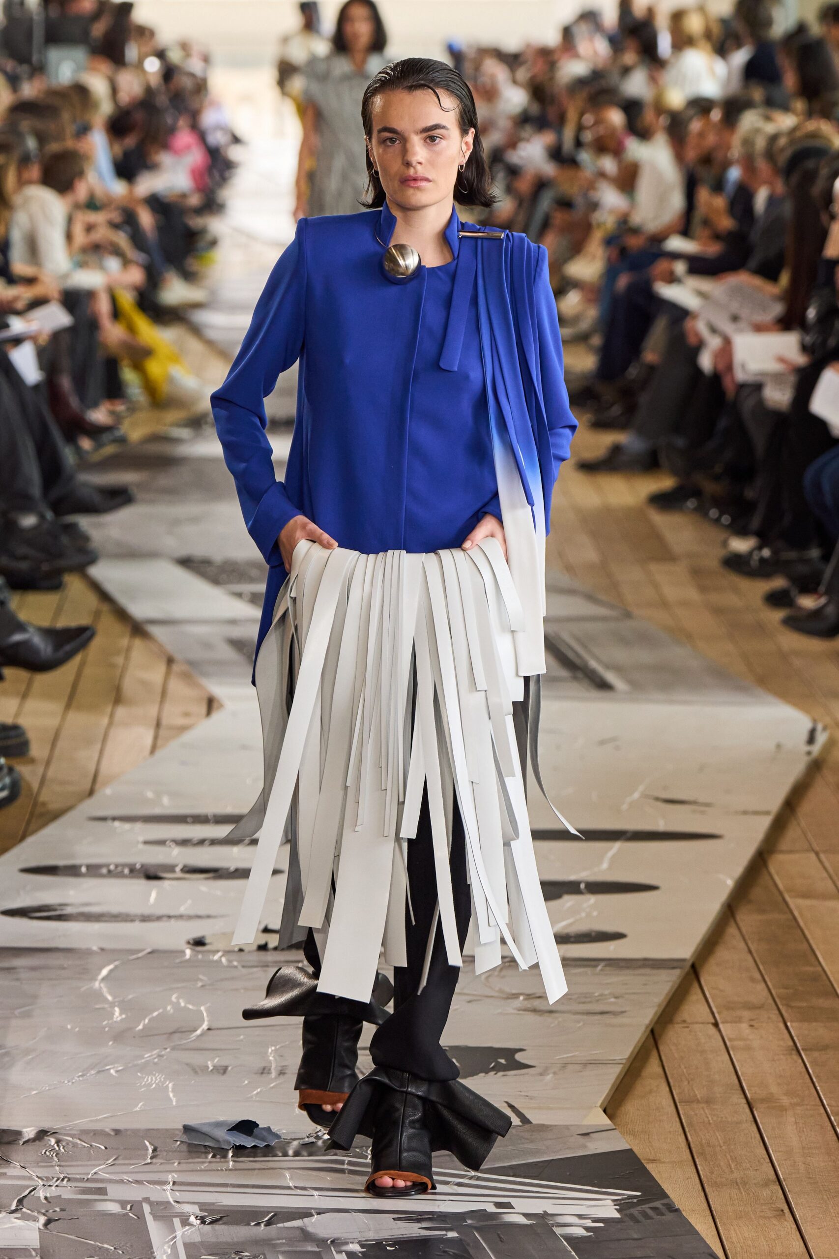blue cotton long-sleeve collared fitted pleated top