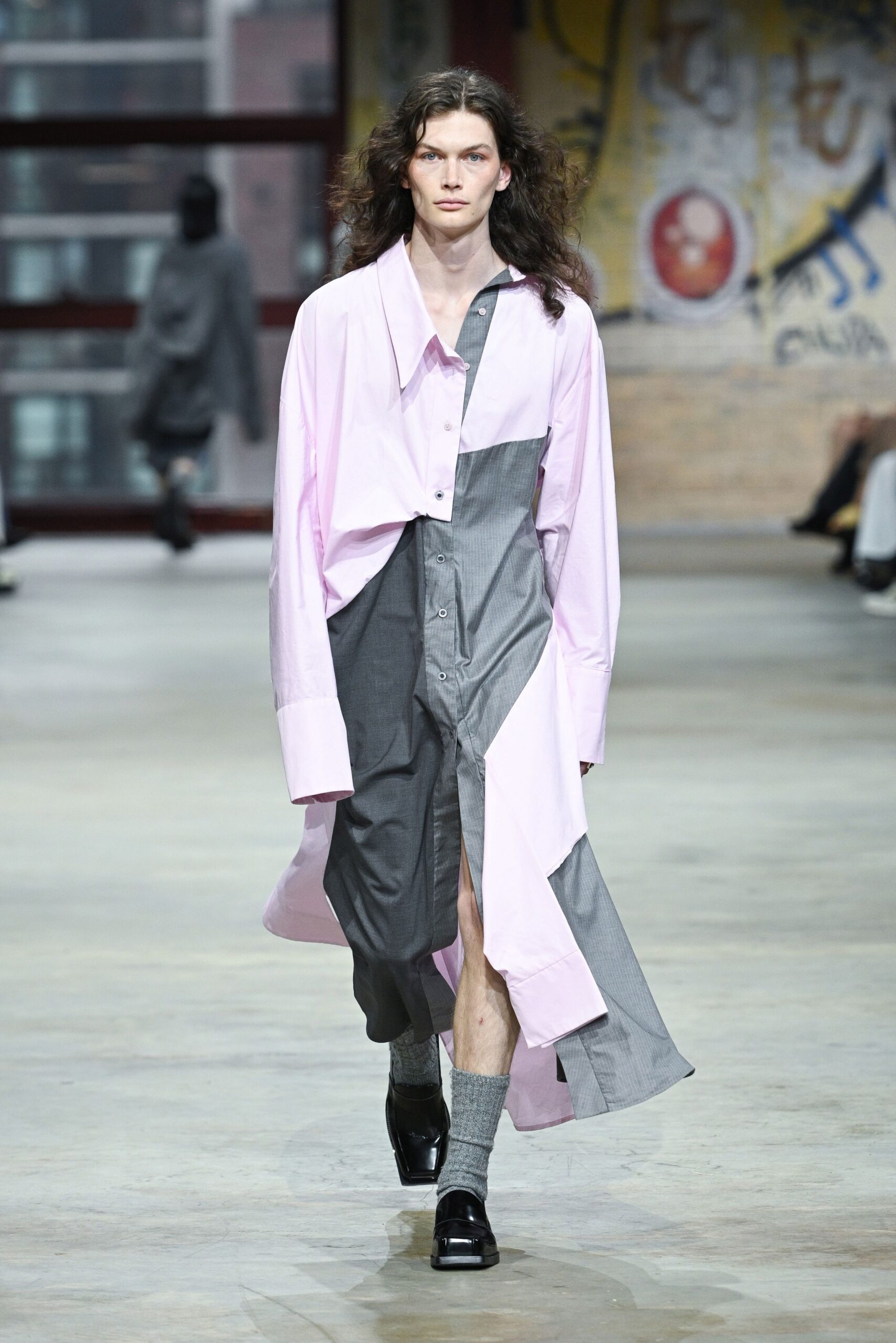 pink cotton long-sleeve collared relaxed buttoned midi shirt-dress