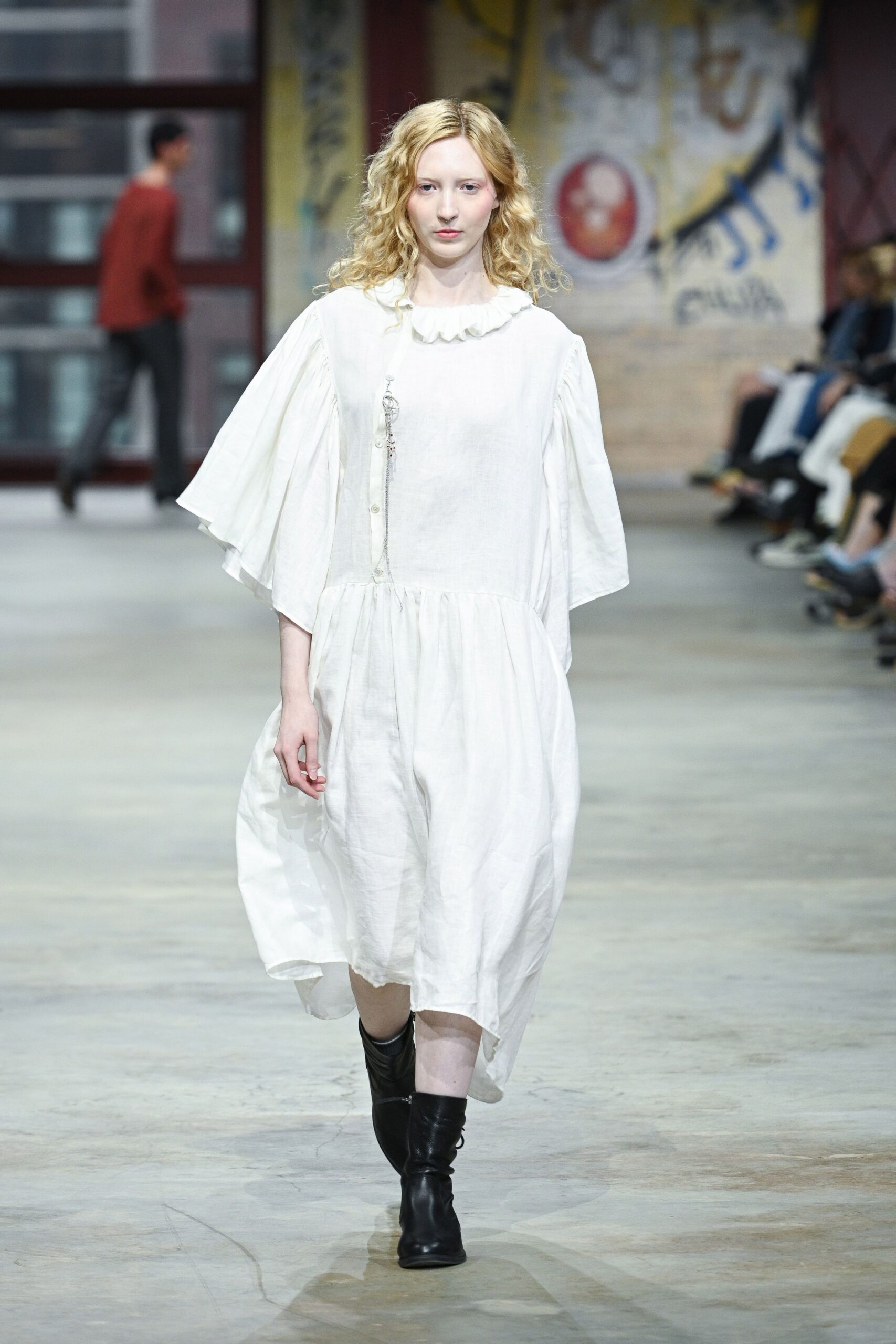 white cotton sleeveless collared relaxed pleated midi dress
