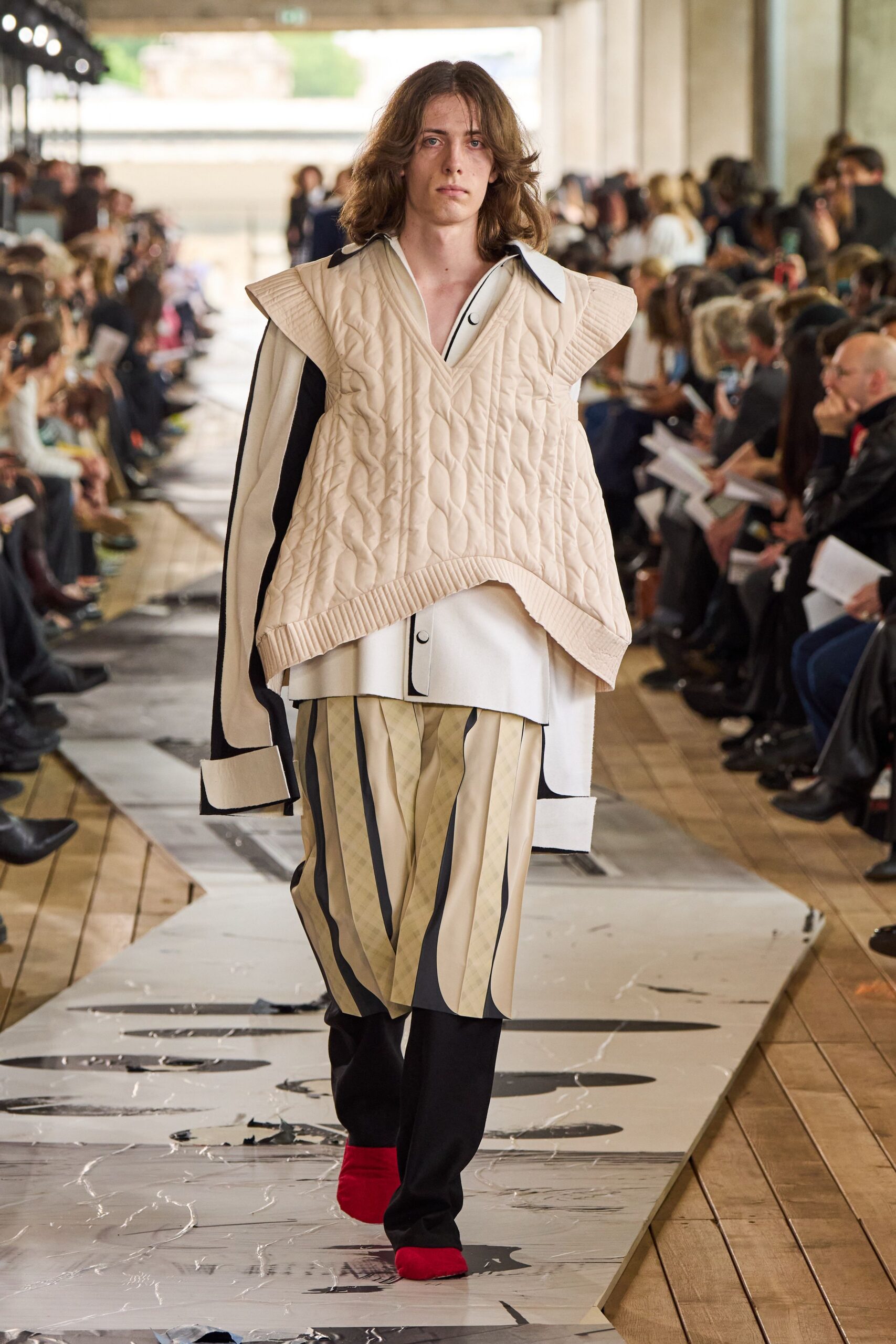 beige wool sleeveless collared oversized quilted top