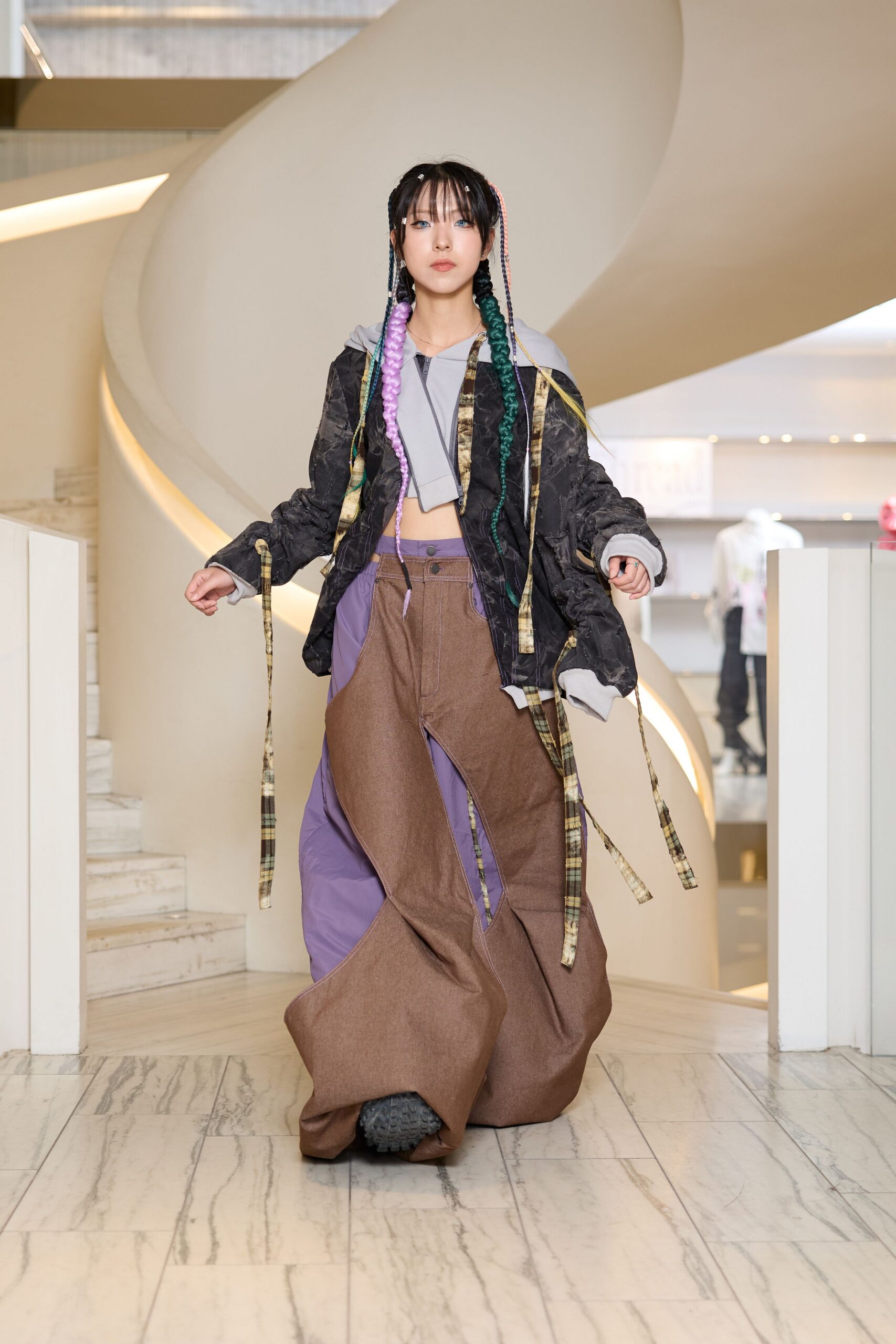 black cotton long-sleeve collared relaxed layered jacket