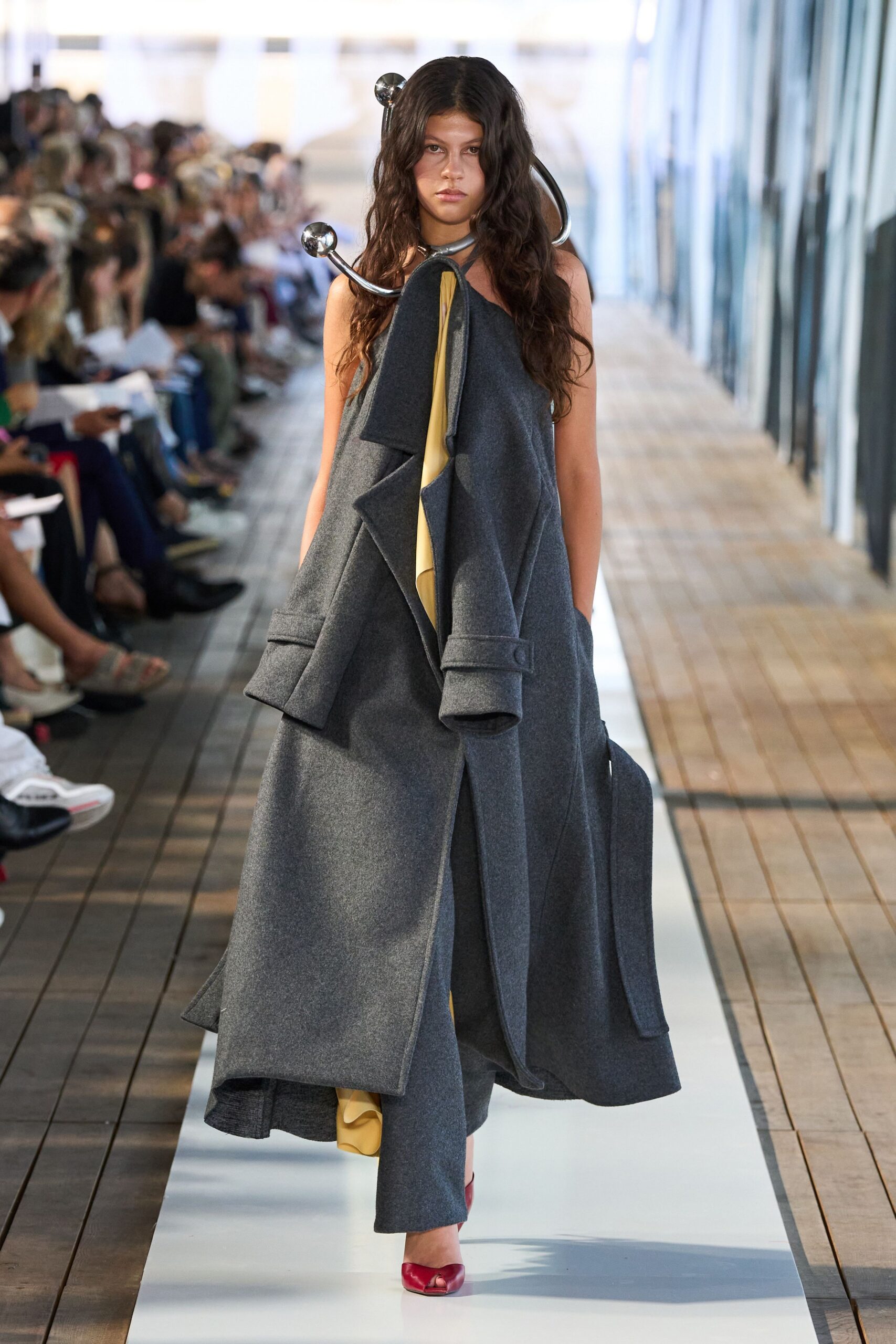 gray wool long-sleeve oversized layered coat