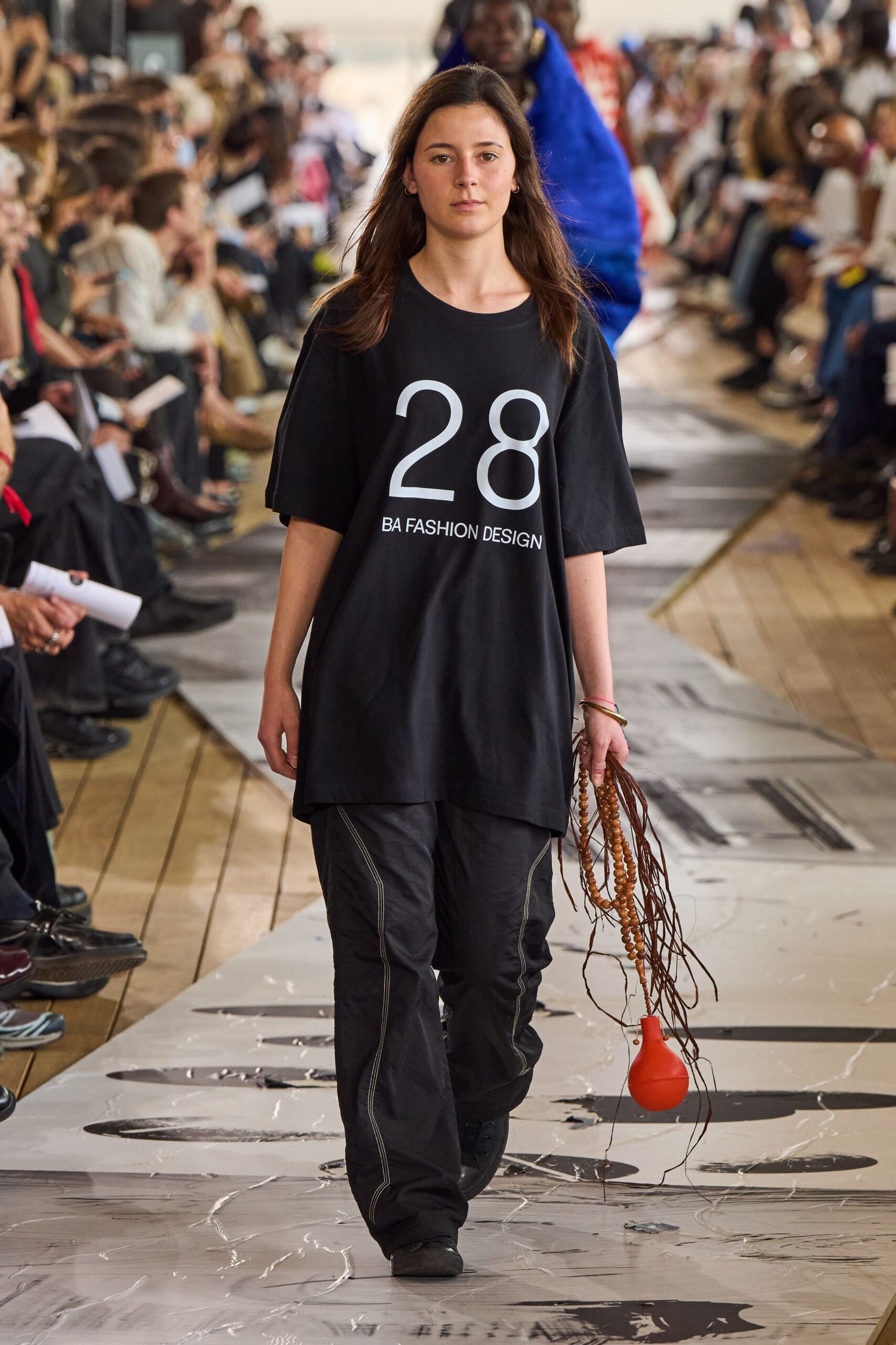 black cotton short-sleeve collared relaxed t-shirt