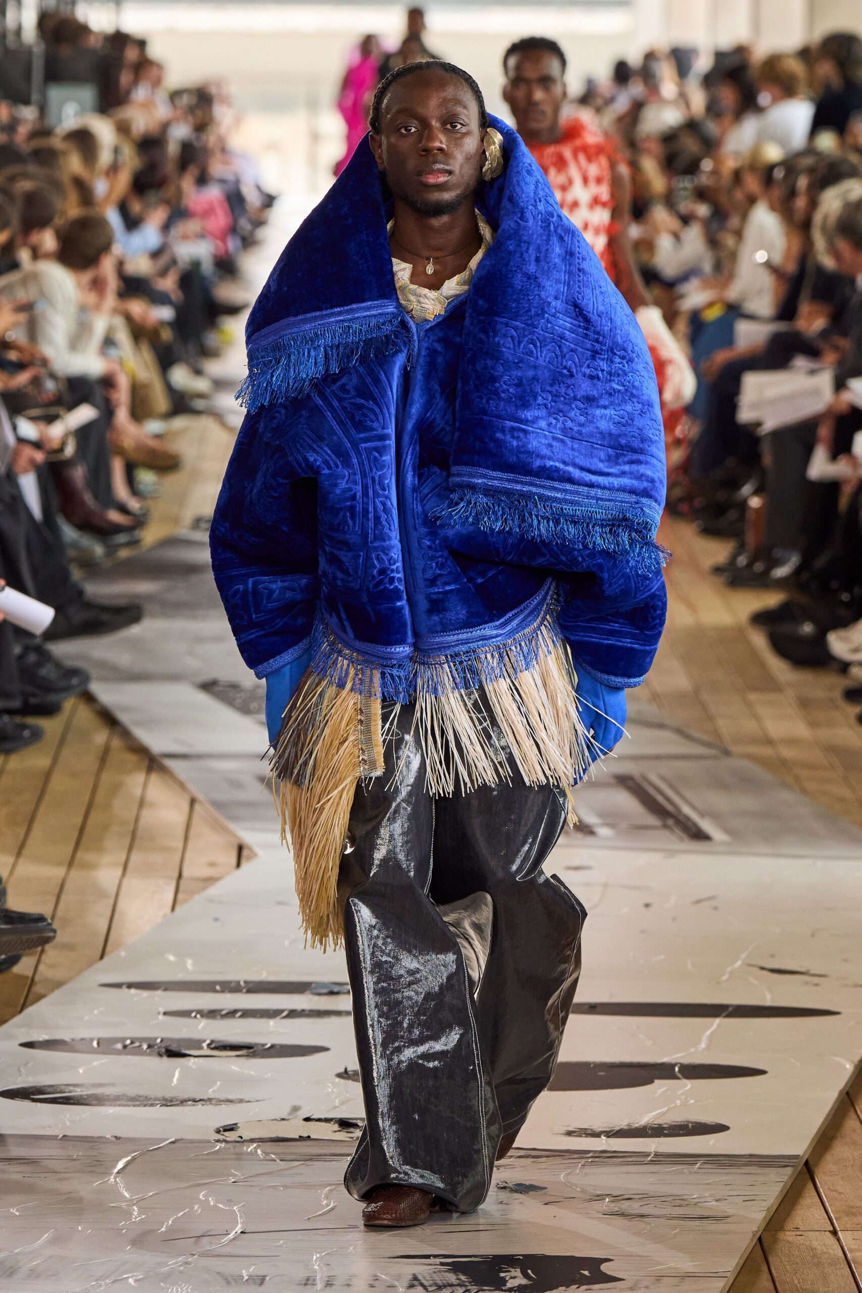 blue velvet long-sleeve relaxed fringed cape