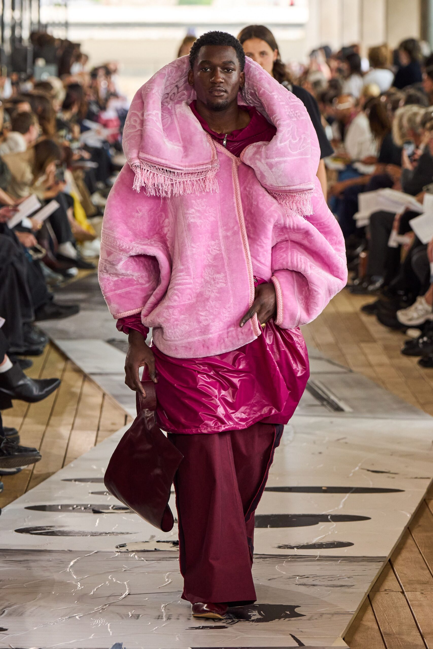 pink faux-fur long-sleeve collared oversized layered coat