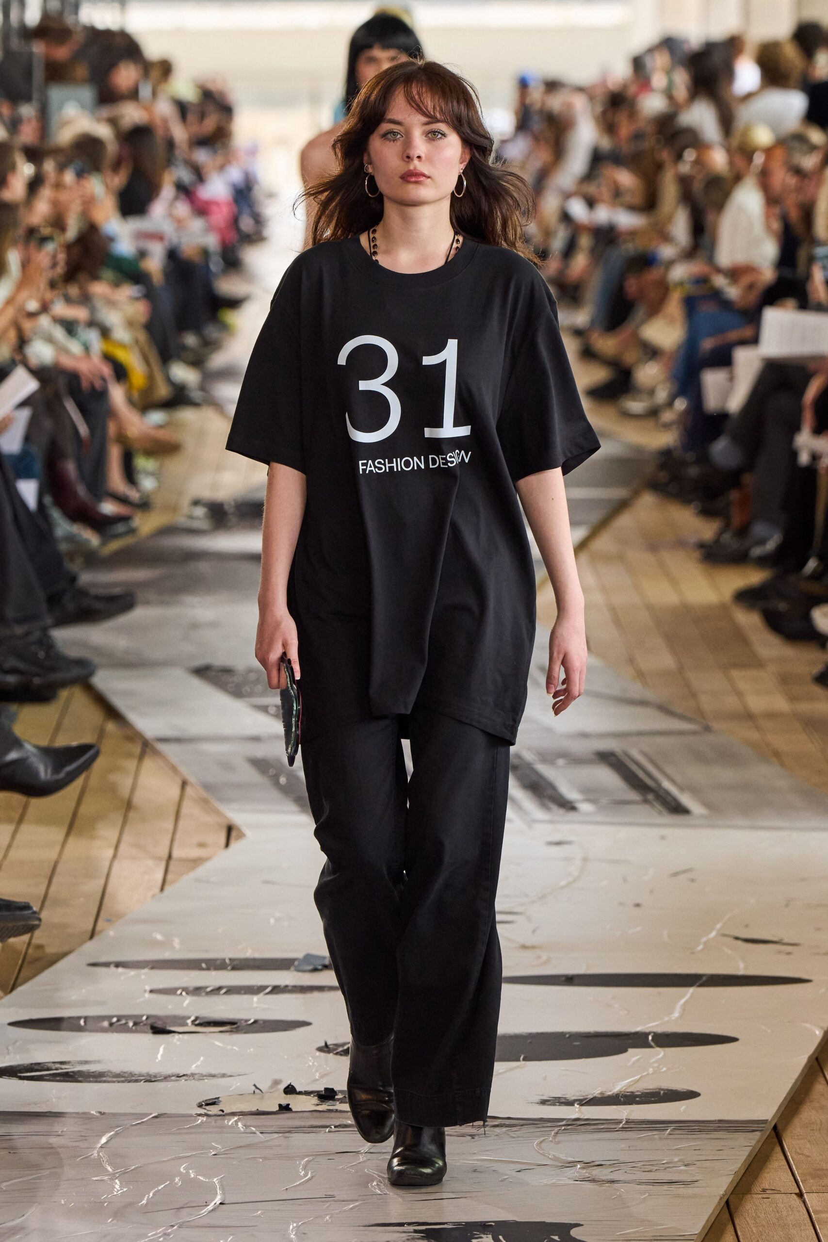 black cotton short-sleeve collared relaxed t-shirt