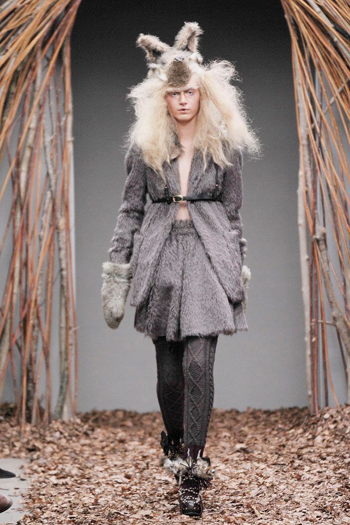 Topshop Unique Fall 2010 Ready-to-Wear