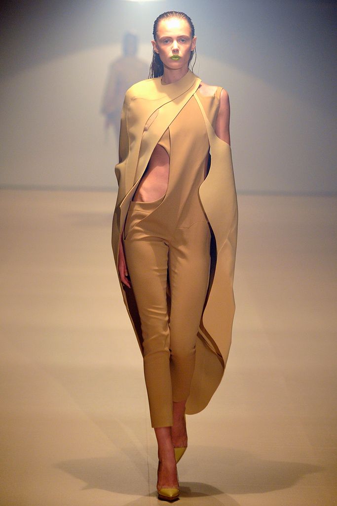 Mugler Spring 2012 Ready-to-Wear