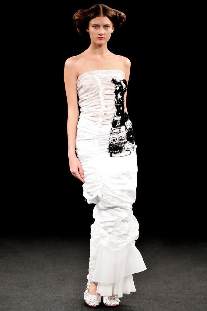 Tao Spring 2011 Ready-to-Wear
