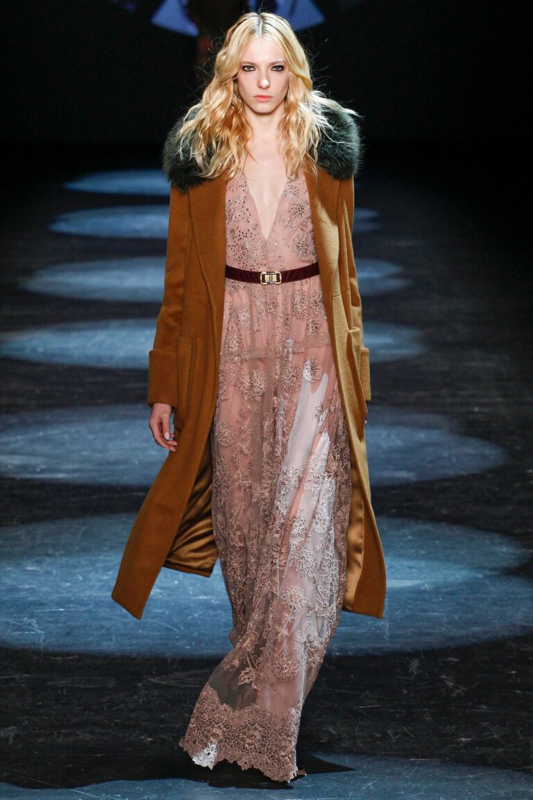 Monique Lhuillier Fall 2016 Ready-to-Wear