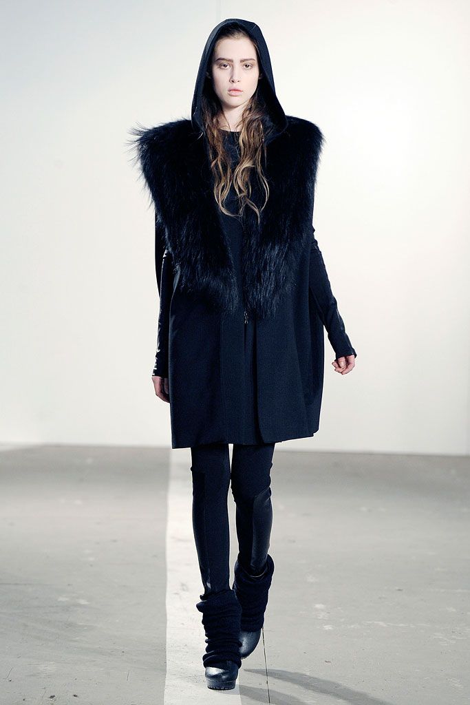 Wayne Fall 2010 Ready-to-Wear