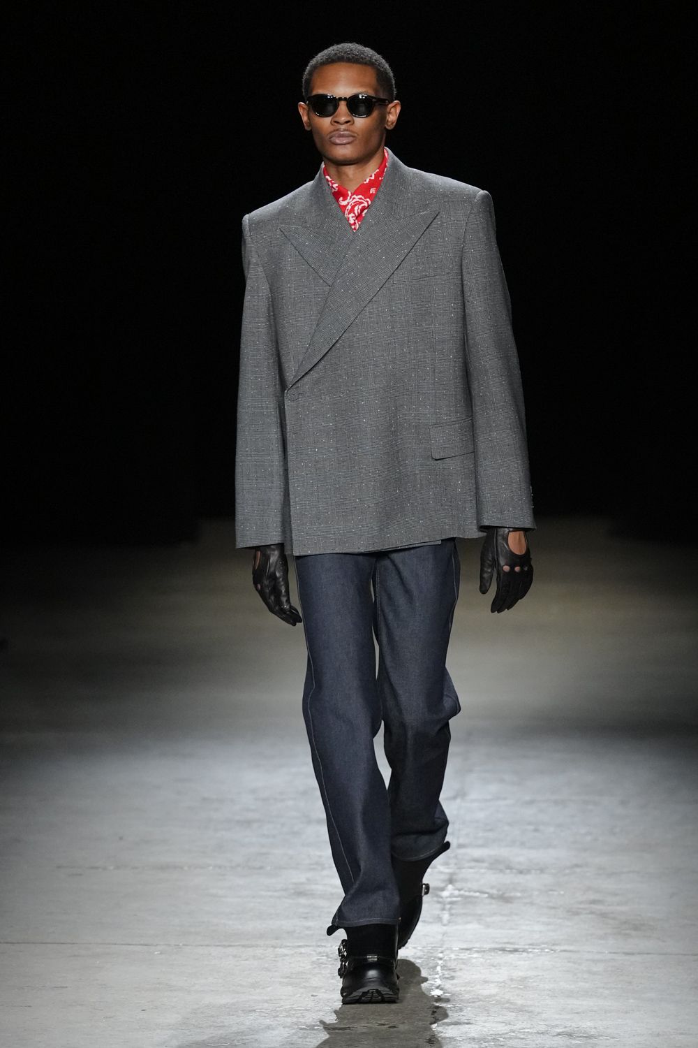 gray wool long-sleeve collared structured blazer