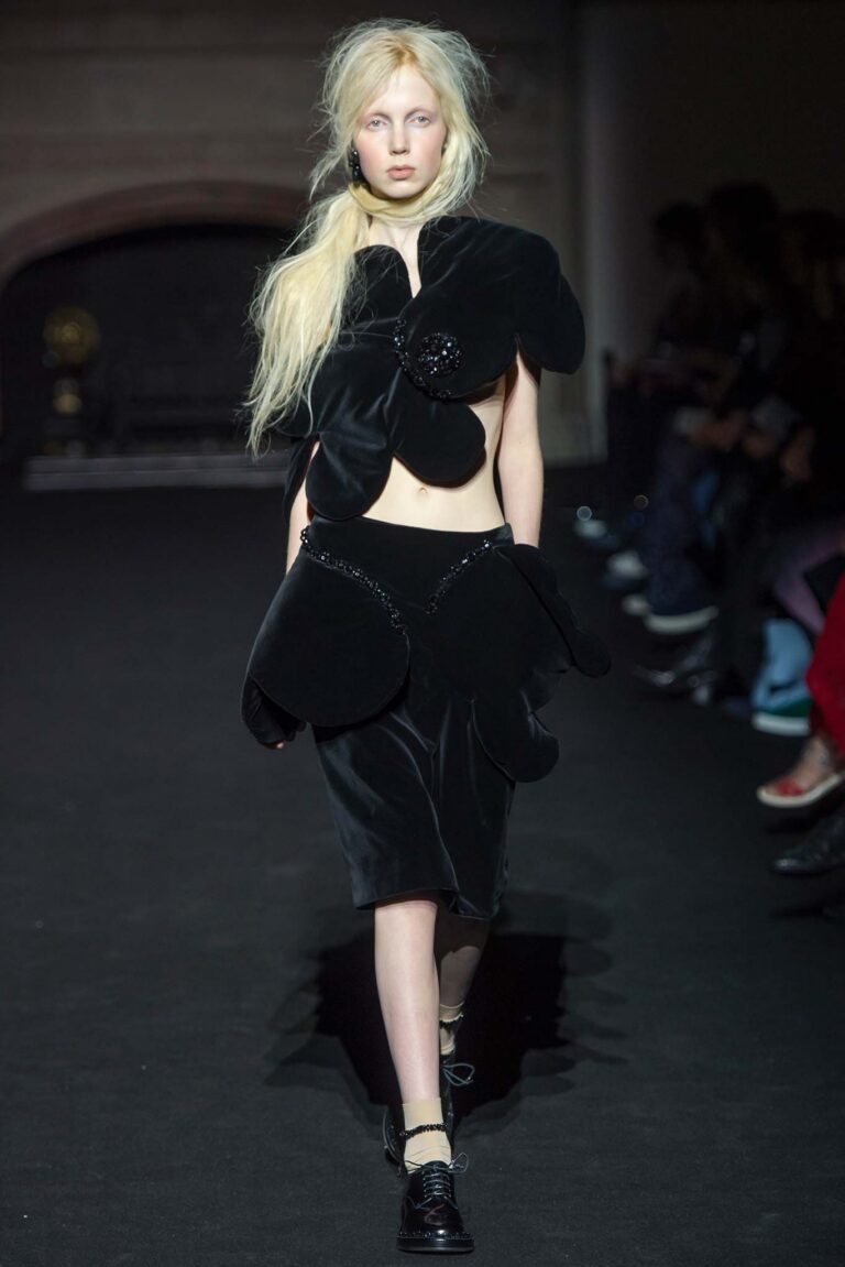 Simone Rocha Fall 2015 Ready-to-Wear