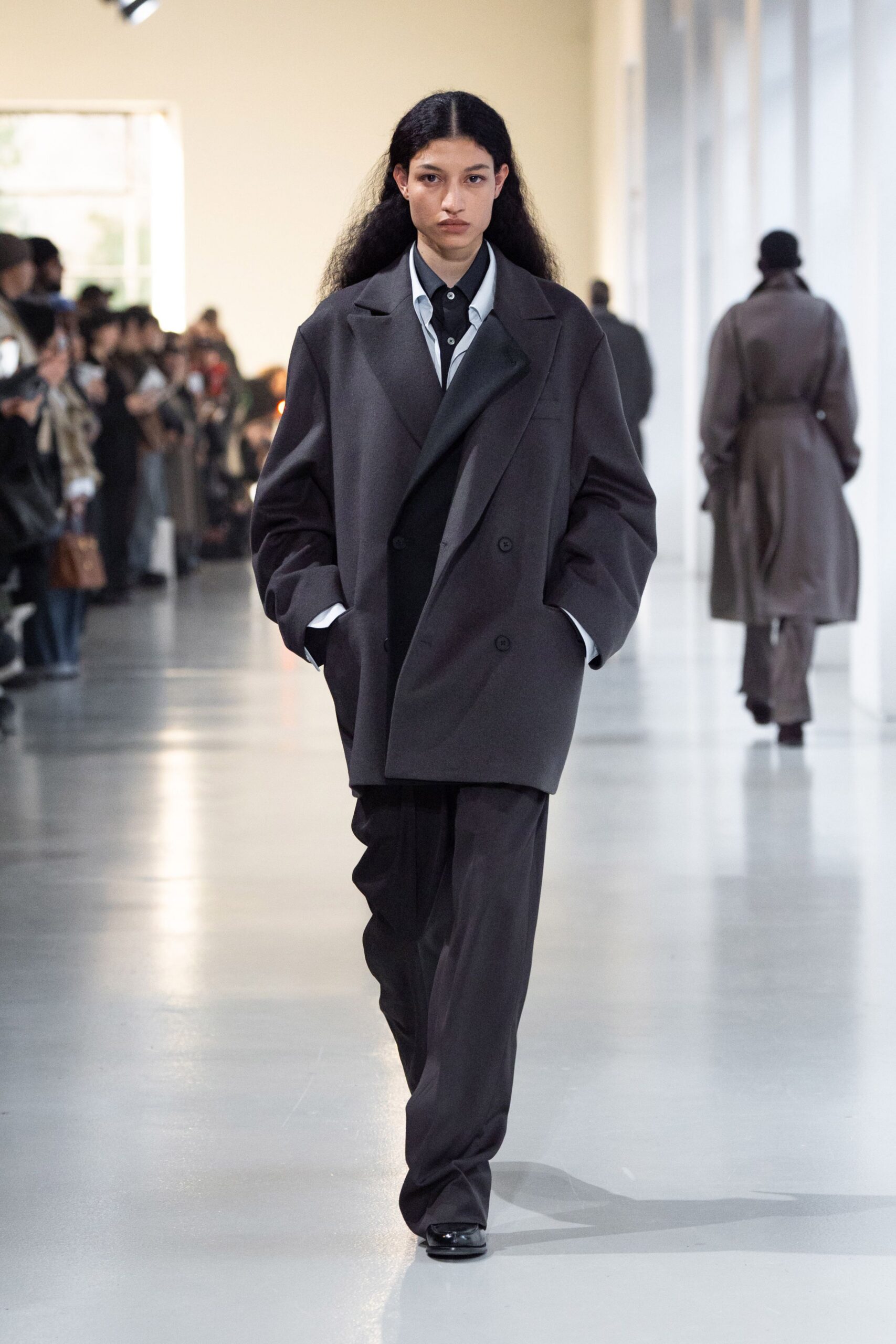 gray wool long-sleeve collared oversized coat