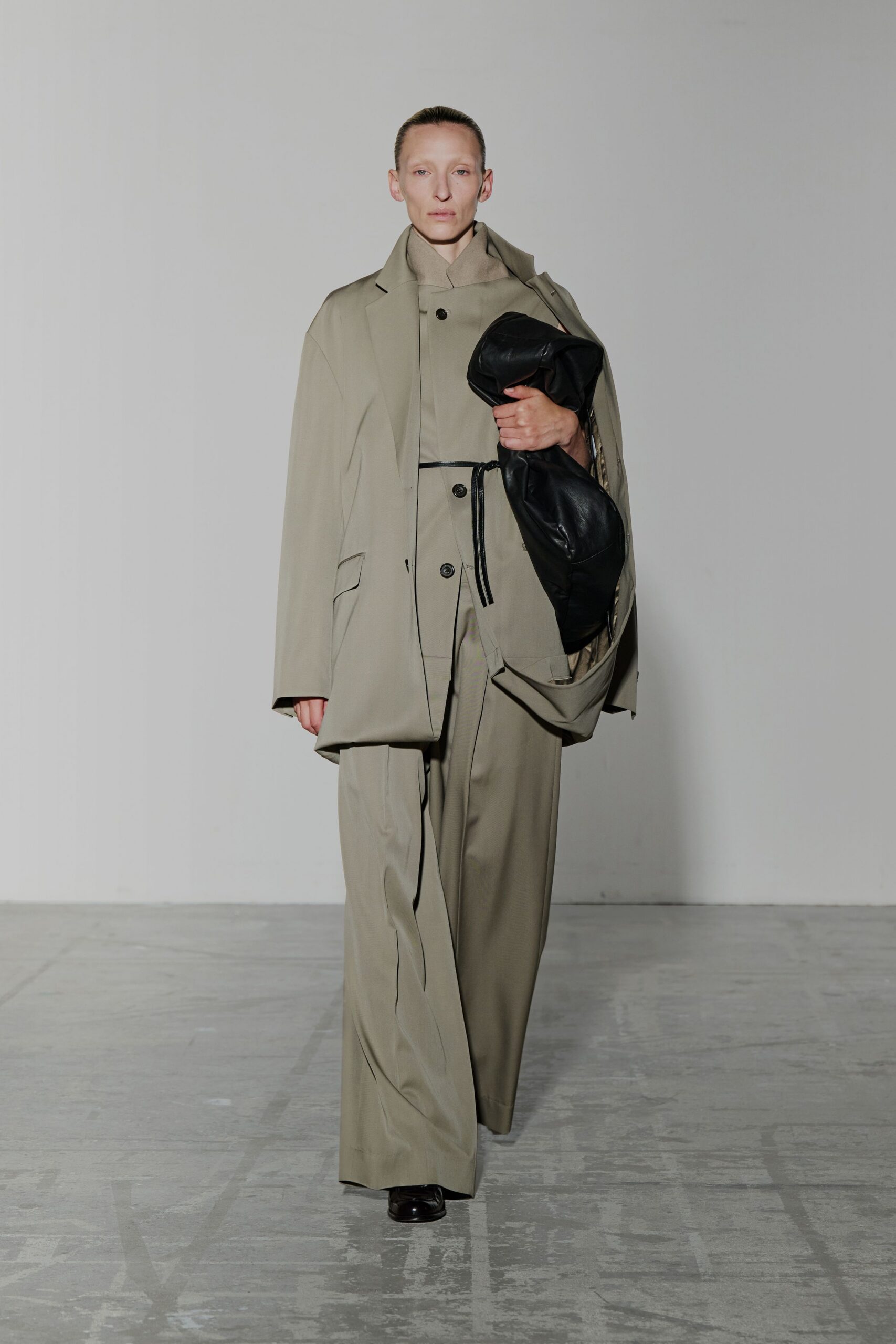 beige cotton long-sleeve collared relaxed coat