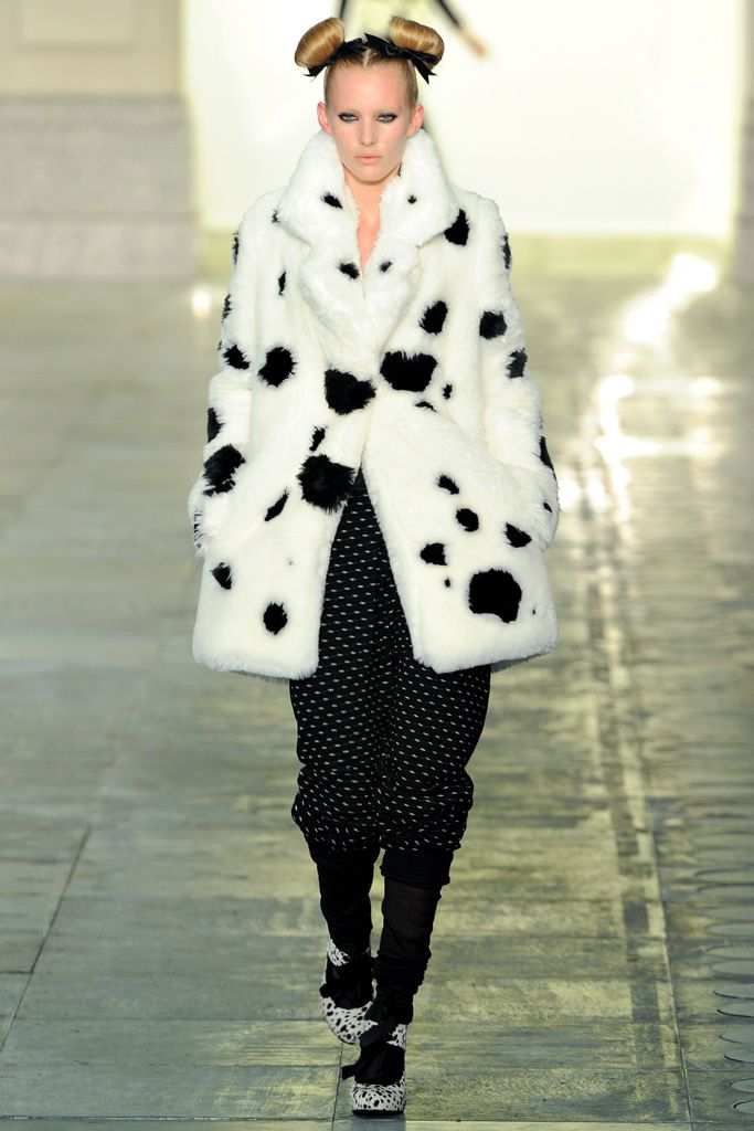 Topshop Unique Fall 2011 Ready-to-Wear