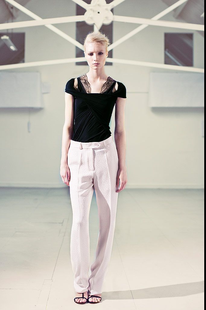 black jersey short-sleeve scoop-neck fitted draped top