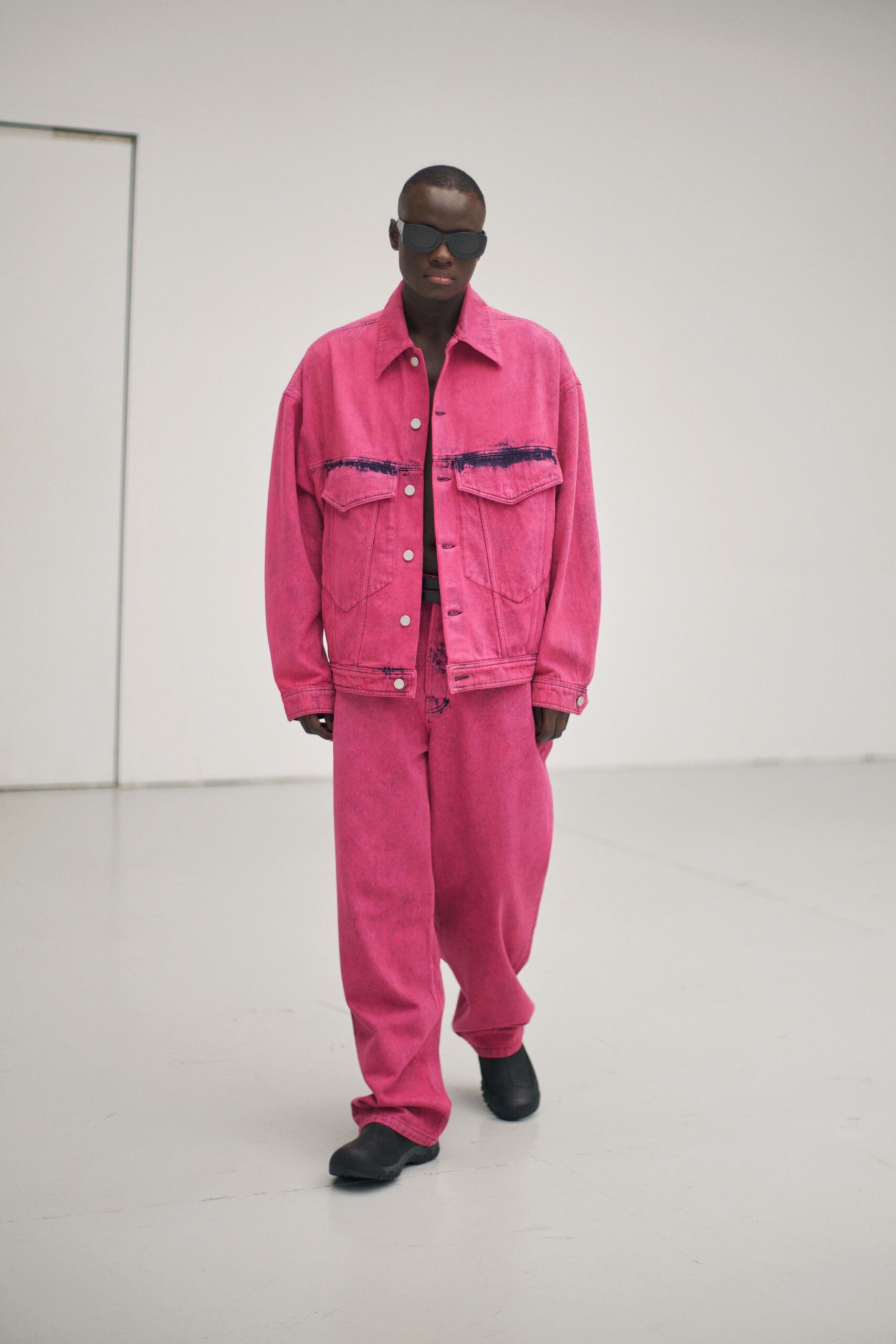 pink denim long-sleeve collared relaxed buttoned jacket