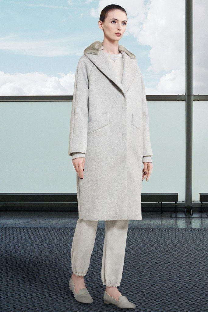 Max Mara Atelier Fall 2012 Ready-to-Wear