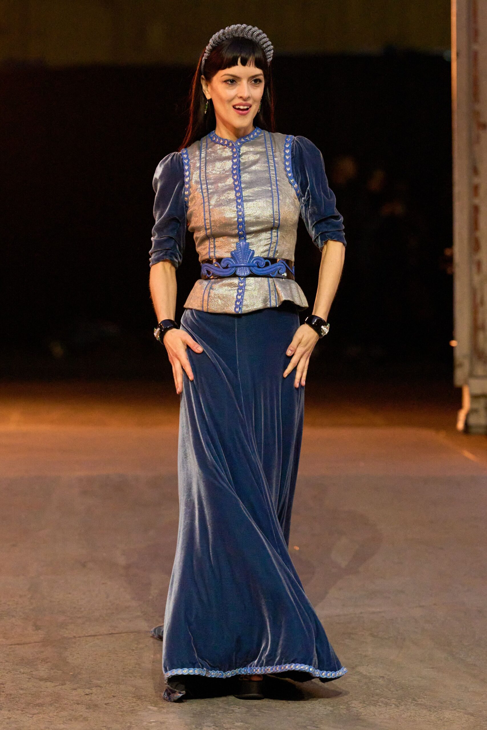 gold silk short-sleeve collared fitted buttoned top